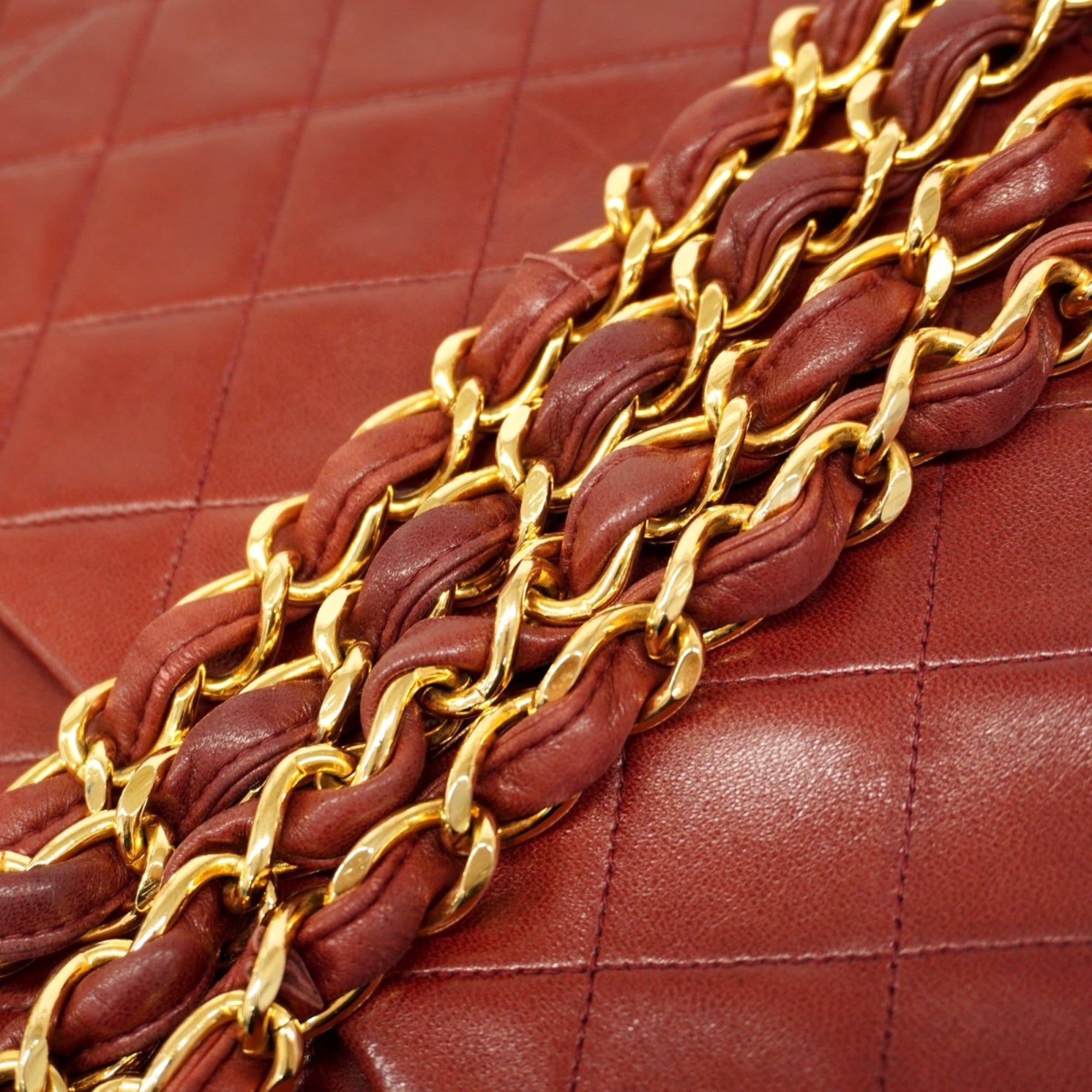 Chanel Bordeaux Leather Shoulder Bag (Pre-Owned)