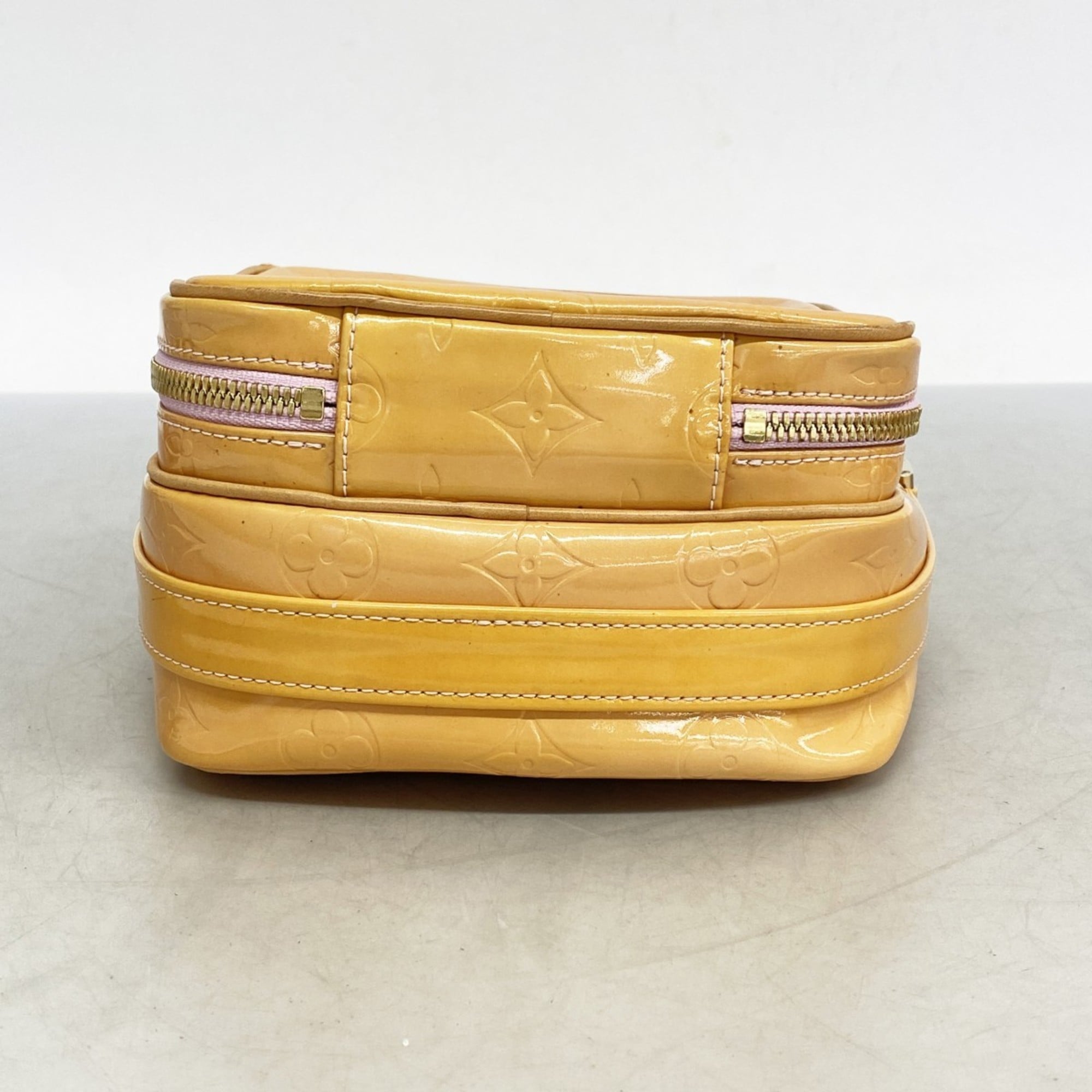 Louis Vuitton Rose Shoulder Bag (Pre-Owned)