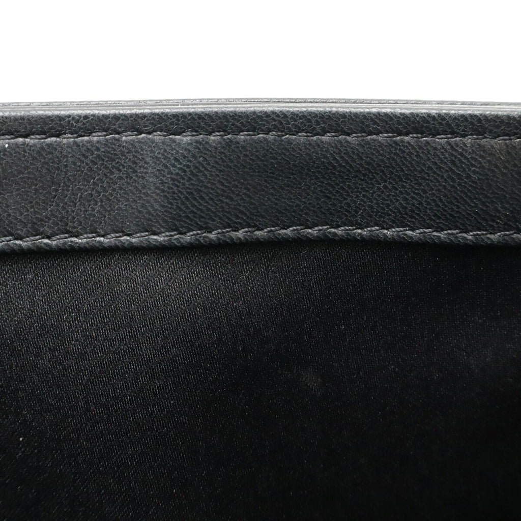 Chanel Matelasse Black Leather Shoulder Bag (Pre-Owned)