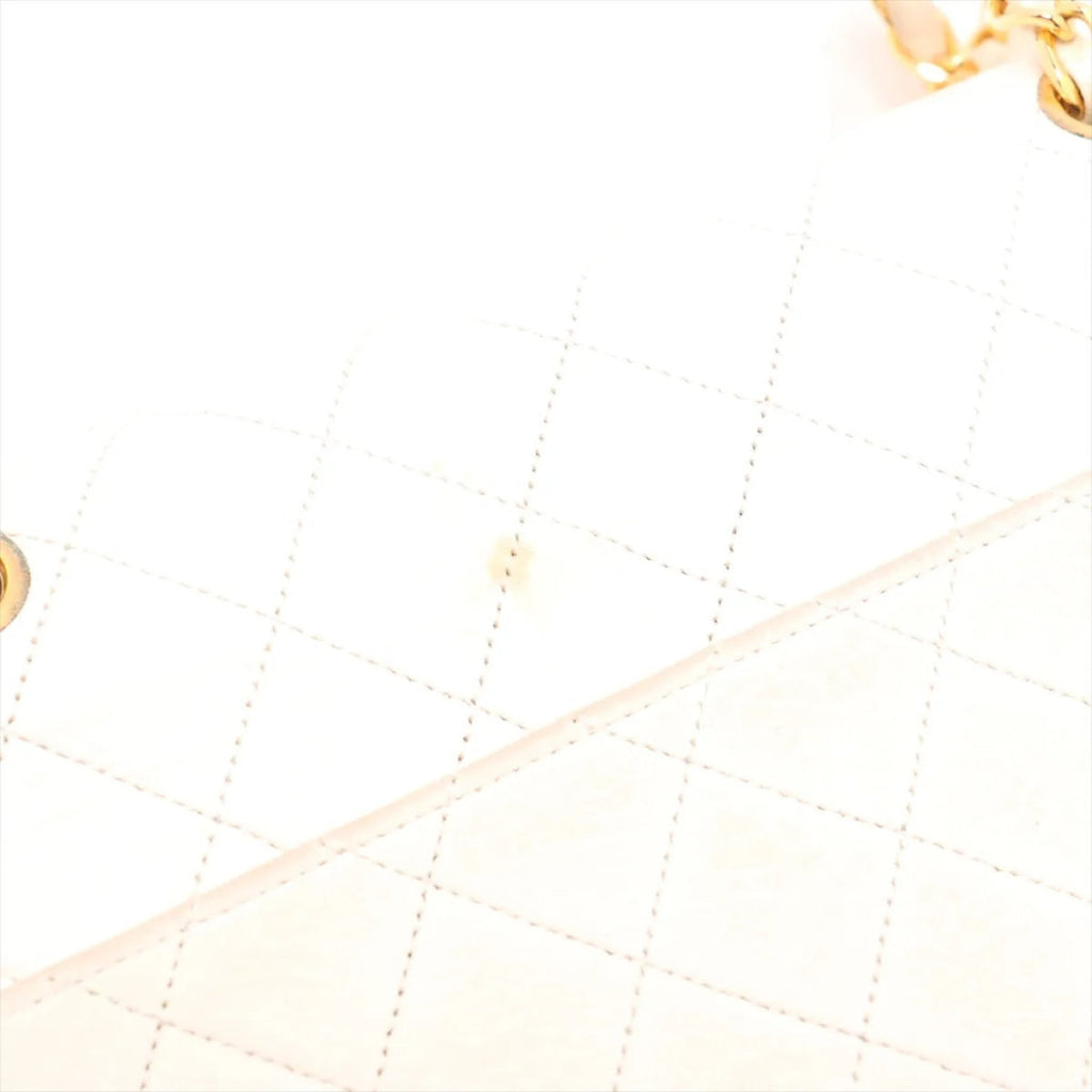 Chanel White Leather Shoulder Bag (Pre-Owned)