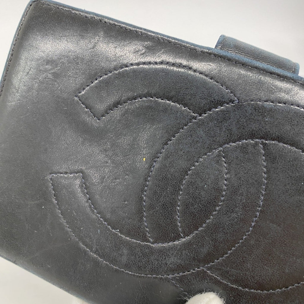 Chanel Black Leather Wallet (Bi-Fold) (Pre-Owned)