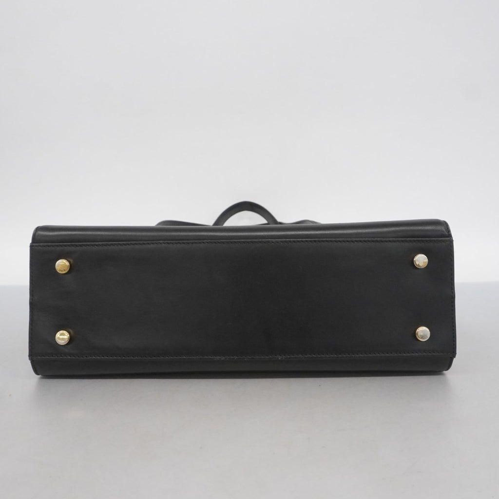 Salvatore Ferragamo Black Leather Shoulder Bag (Pre-Owned)