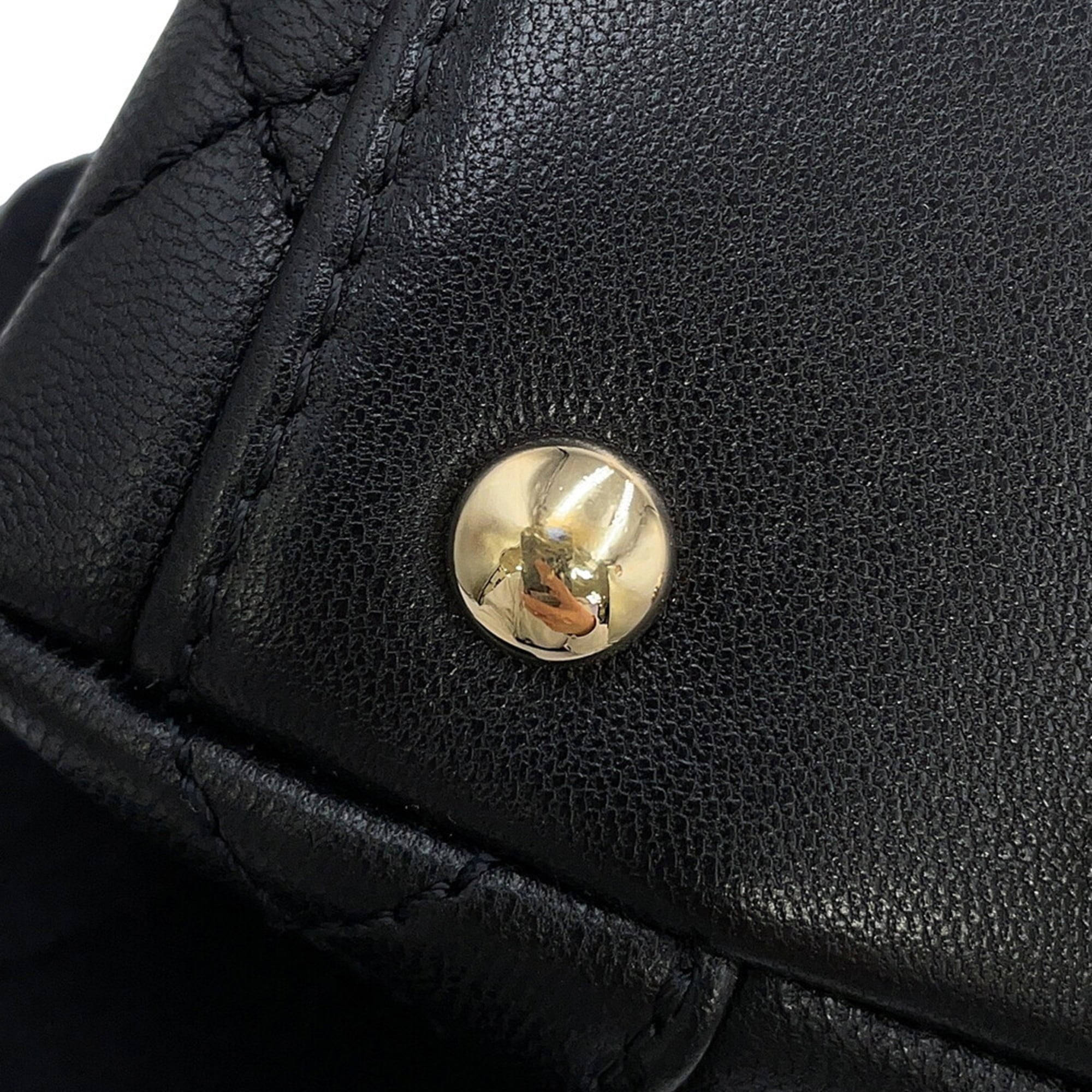 Chanel Matelasse Black Leather Handbag (Pre-Owned)