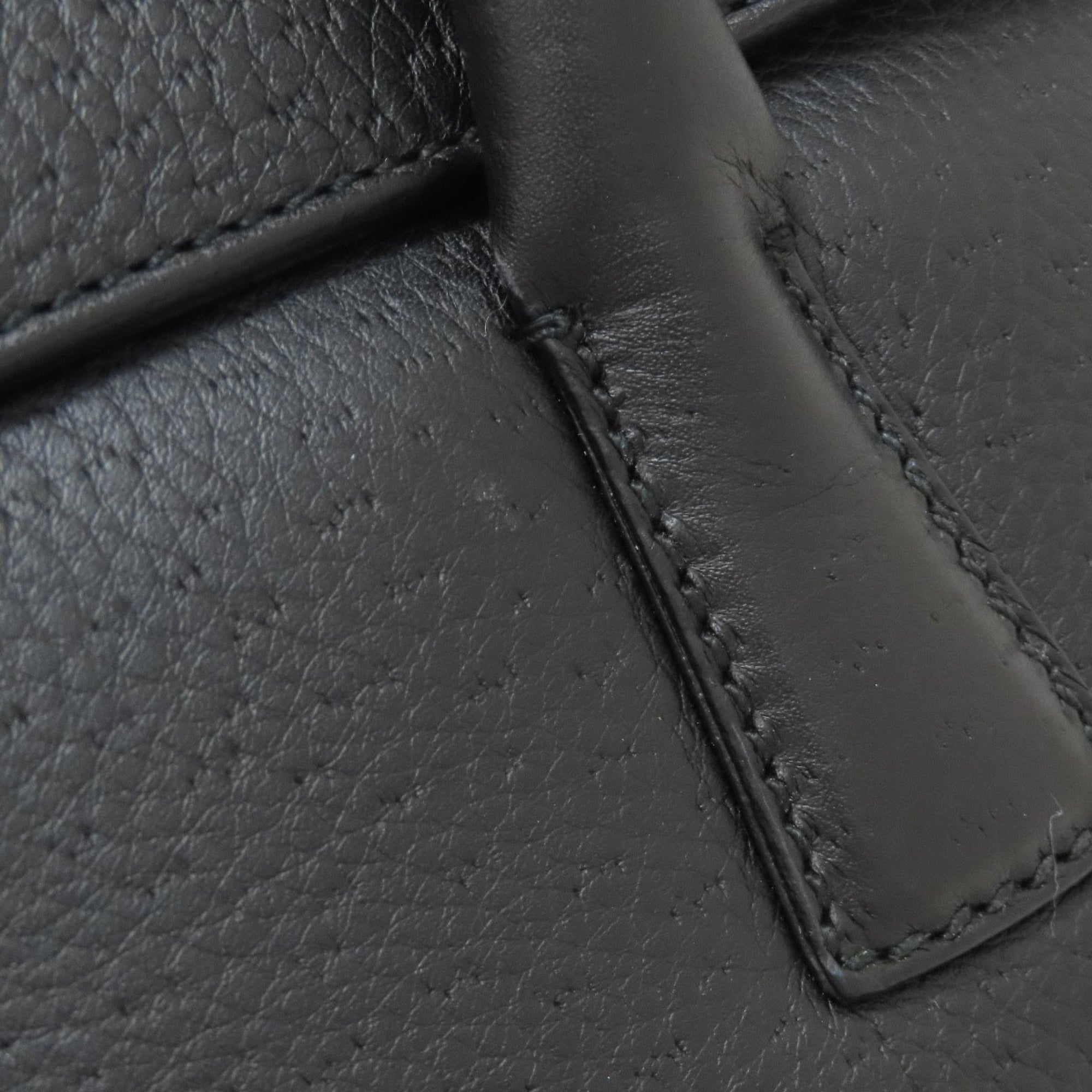 Salvatore Ferragamo Black Leather Handbag (Pre-Owned)