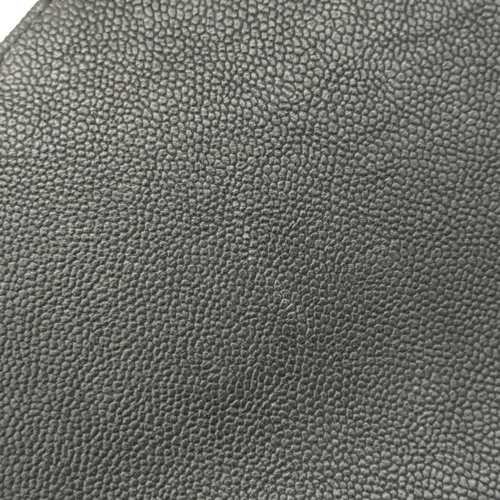 Chanel Black Grained Calfskin Handbag (Pre-Owned)