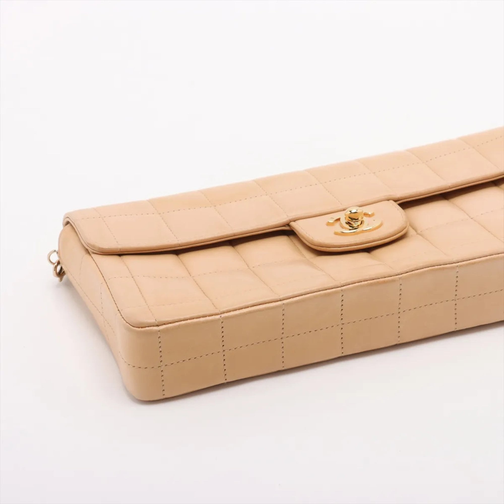 Chanel Beige Leather Shoulder Bag (Pre-Owned)