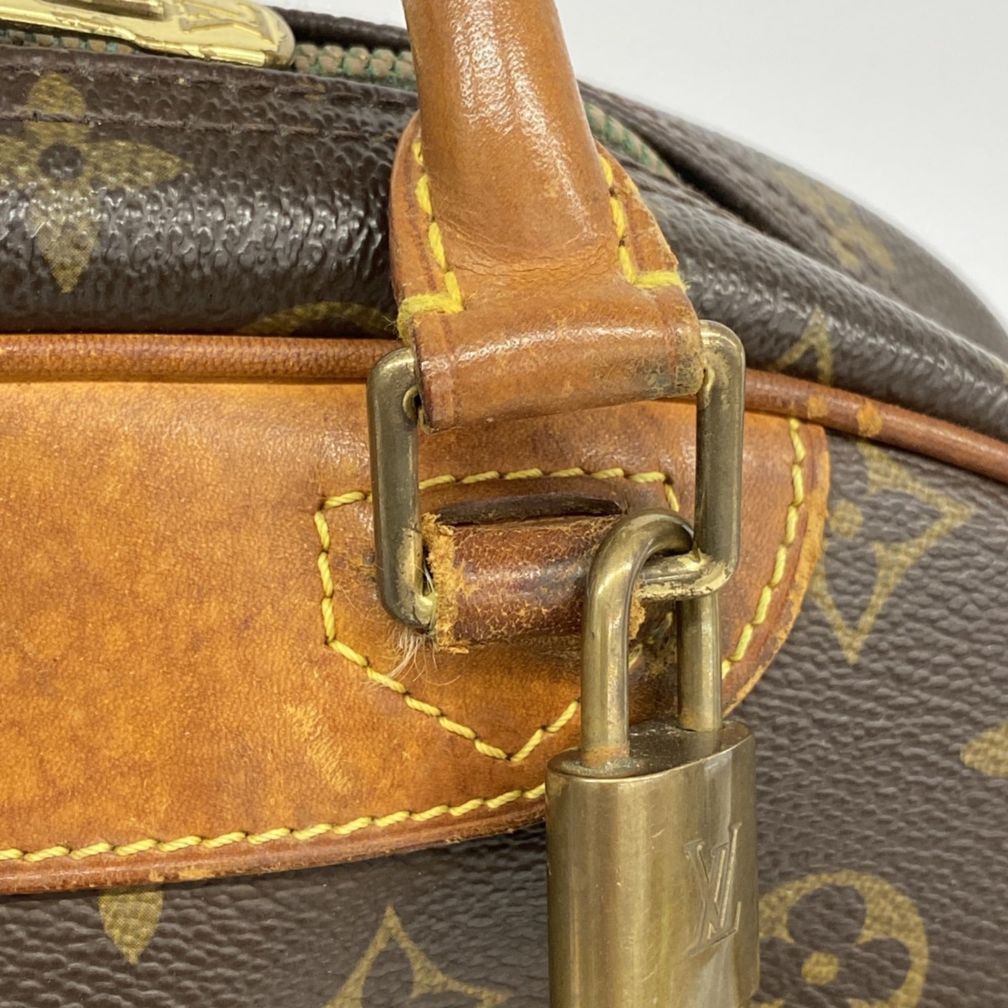Louis Vuitton Brown Handbag (Pre-Owned)