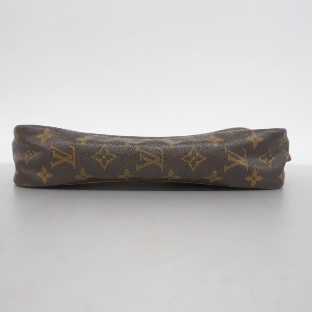 Louis Vuitton Brown Clutch Bag (Pre-Owned)