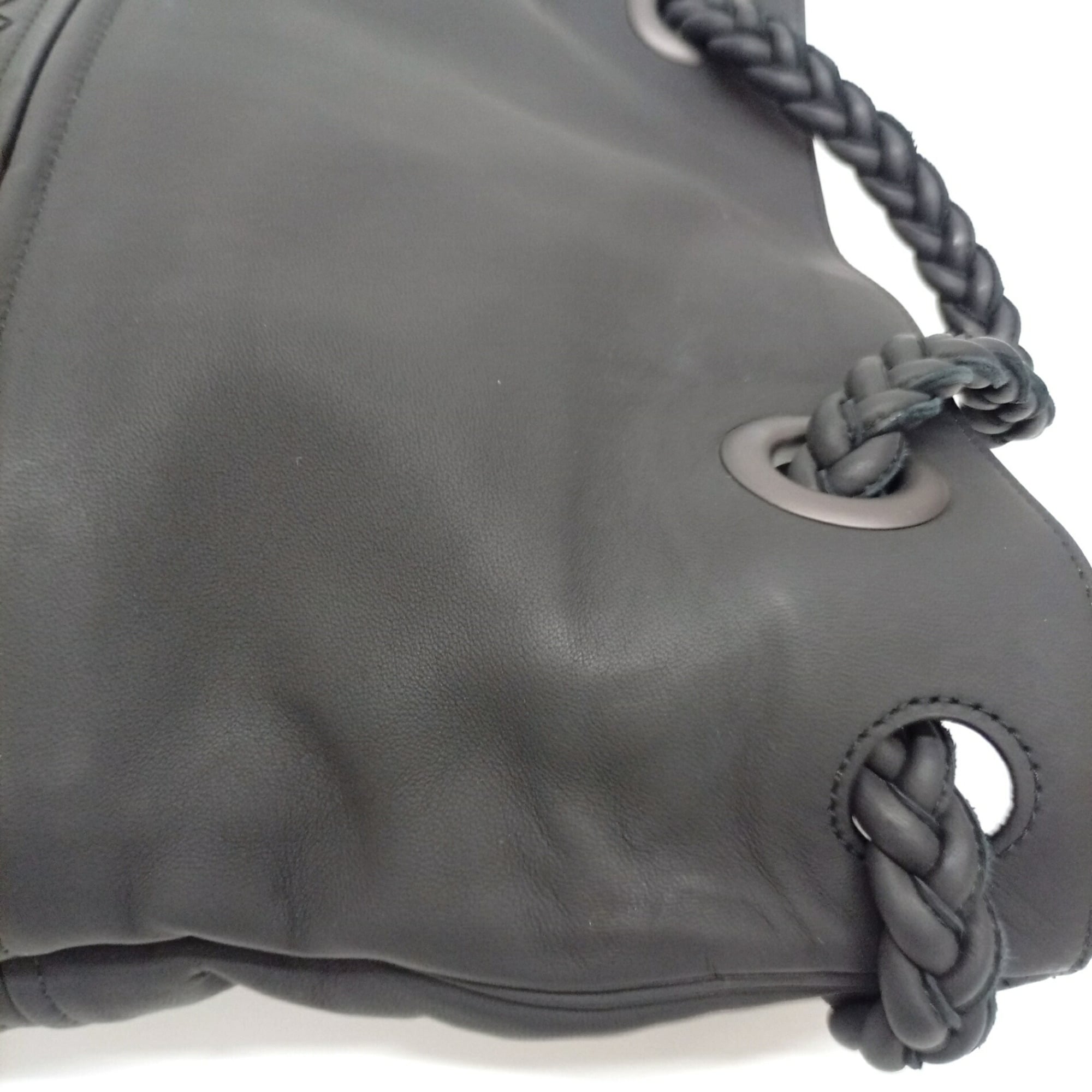 Bottega Veneta Black Leather Handbag (Pre-Owned)
