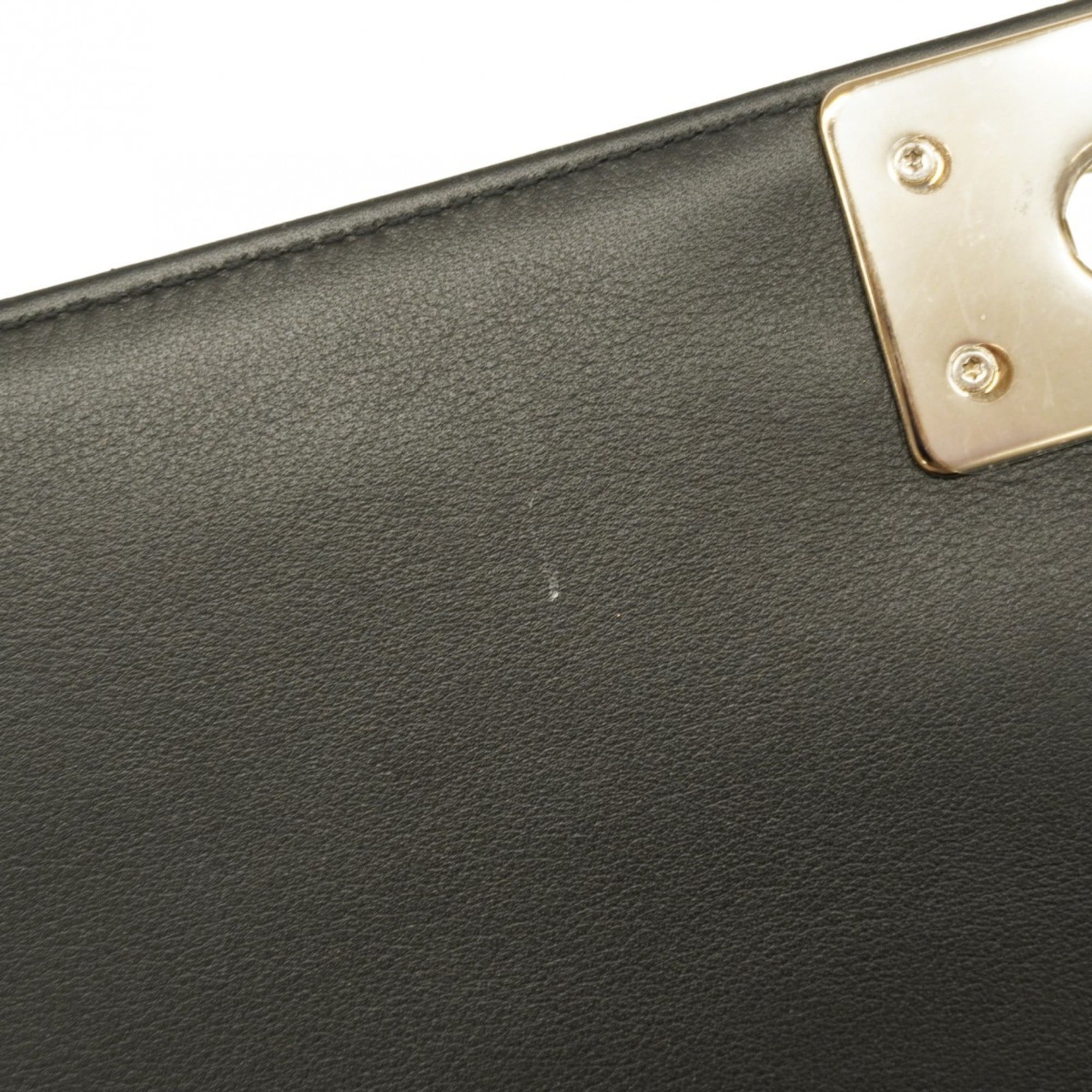 Chanel Black Leather Shoulder Bag (Pre-Owned)