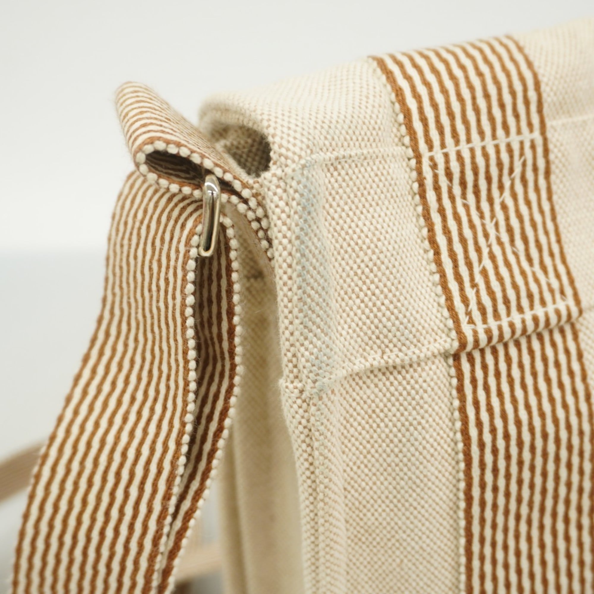 Hermes Ivory Canvas Shoulder Bag (Pre-Owned)