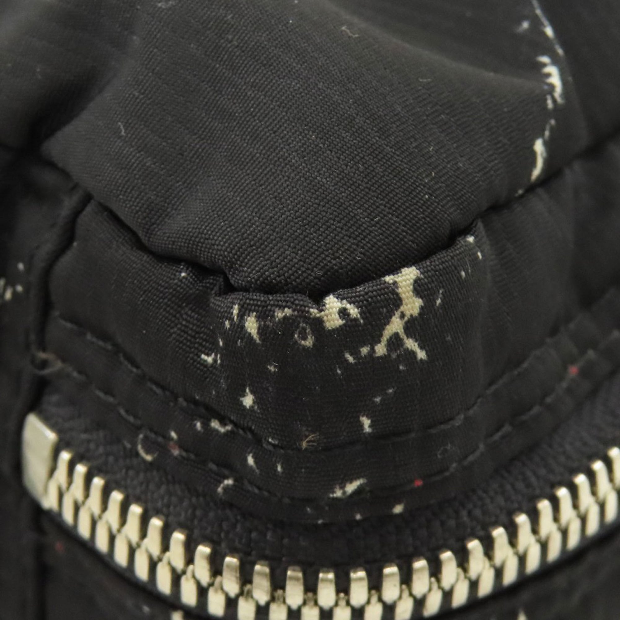 Chanel Black Nylon Tote Bag (Pre-Owned)
