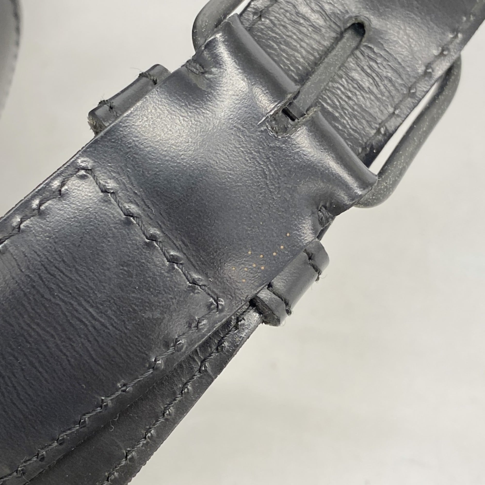 Louis Vuitton Noir Shoulder Bag (Pre-Owned)