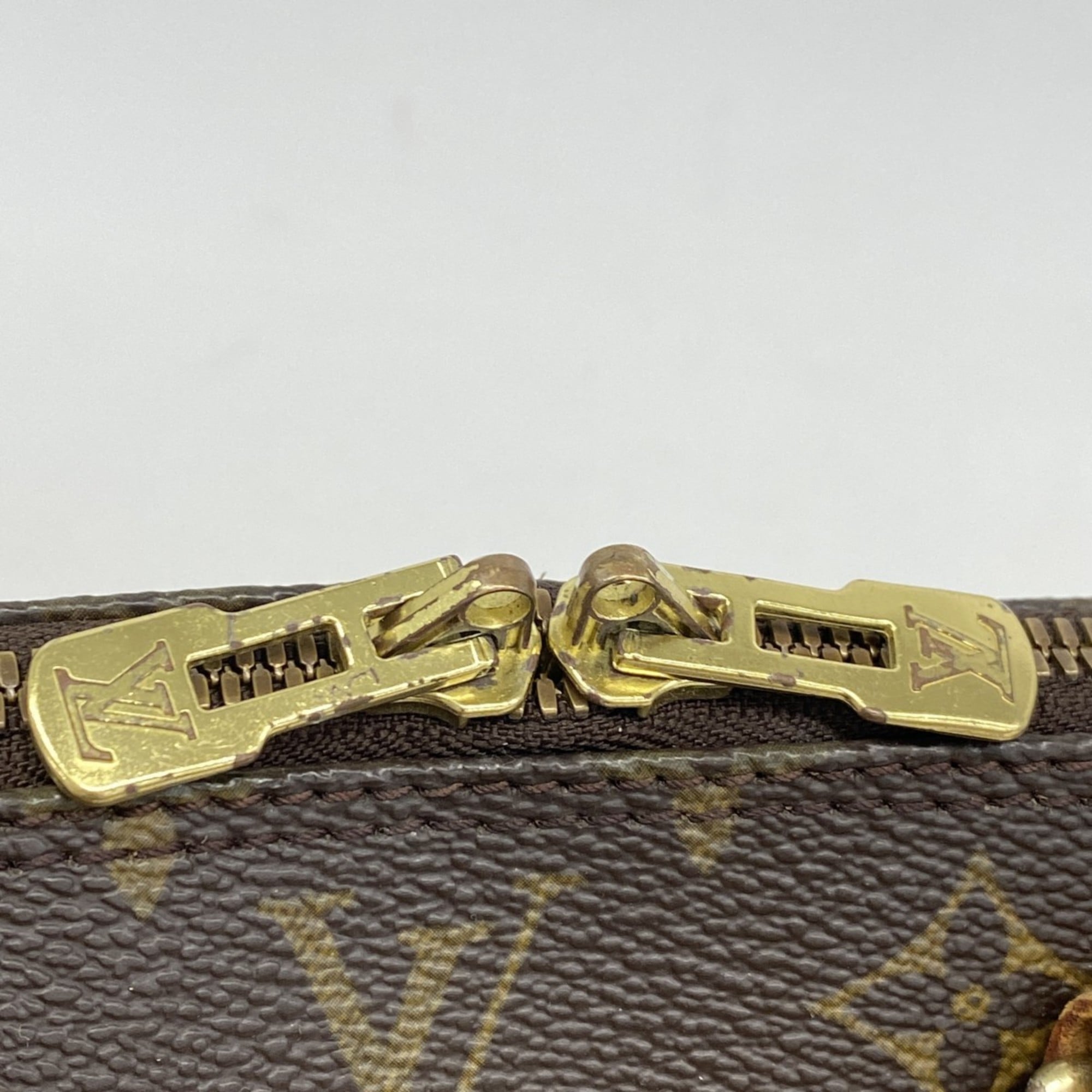Louis Vuitton Brown Handbag (Pre-Owned)