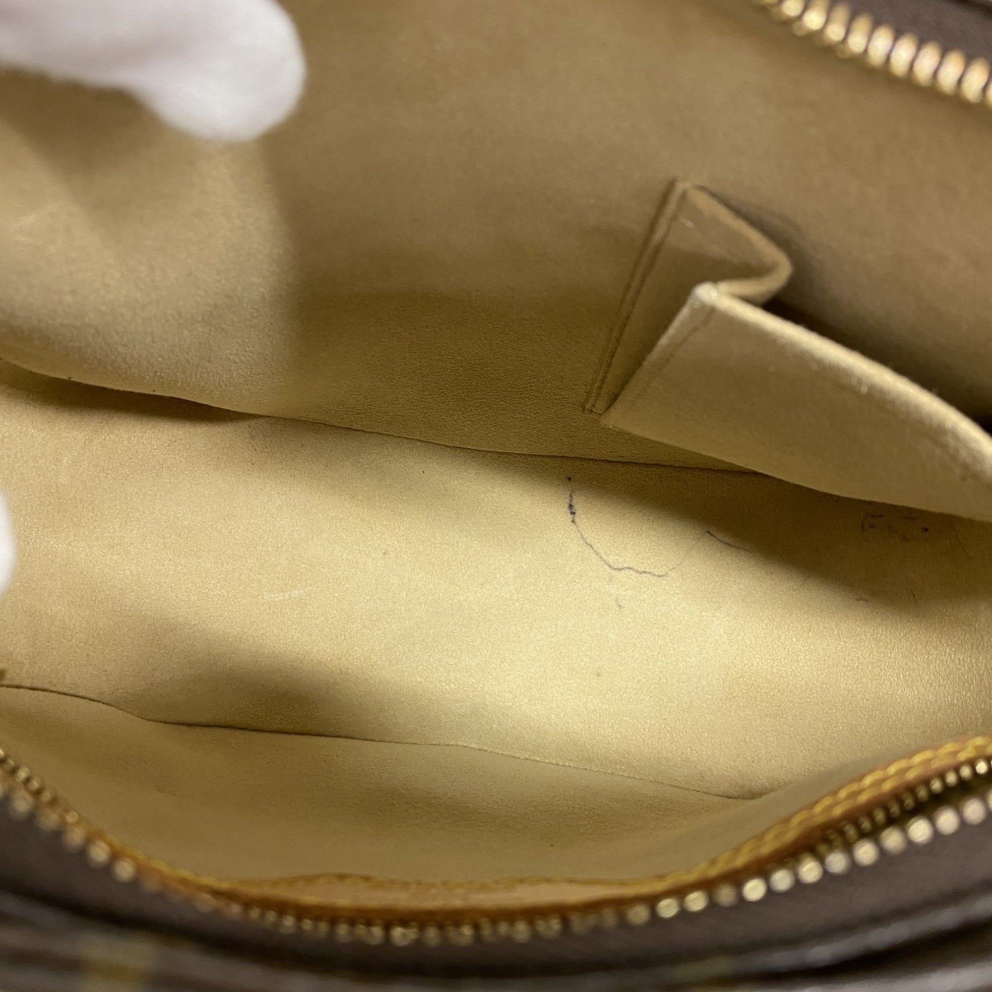 Louis Vuitton Brown Shoulder Bag (Pre-Owned)