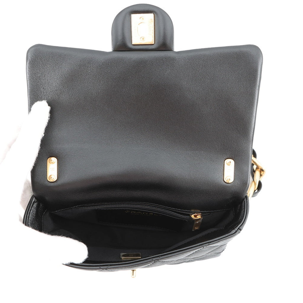 Chanel Matelasse Black Leather Shoulder Bag (Pre-Owned)