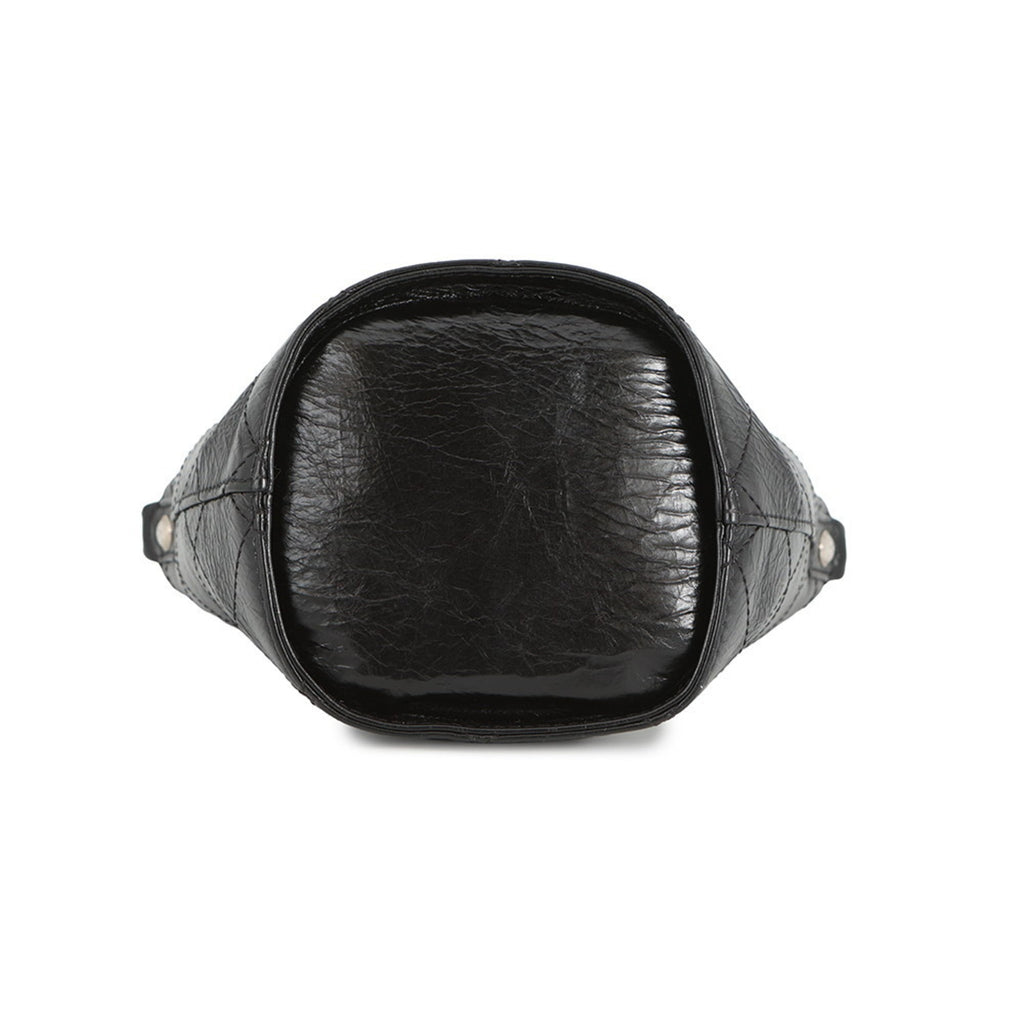 Chanel Matelasse Black Leather Shoulder Bag (Pre-Owned)