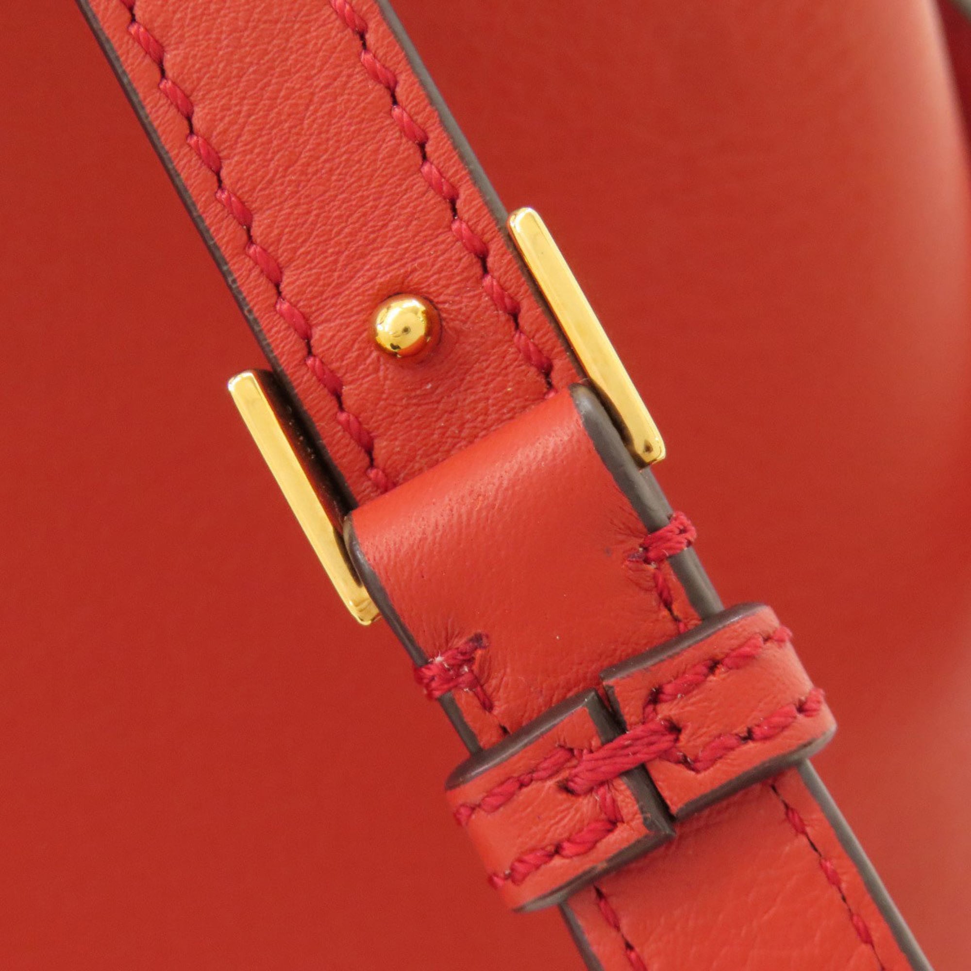 Fendi Red Color Leather Handbag (Pre-Owned)