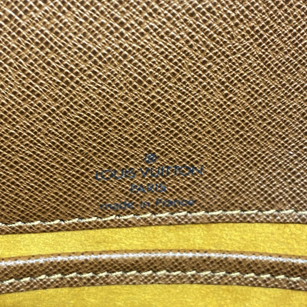 Louis Vuitton Brown Shoulder Bag (Pre-Owned)