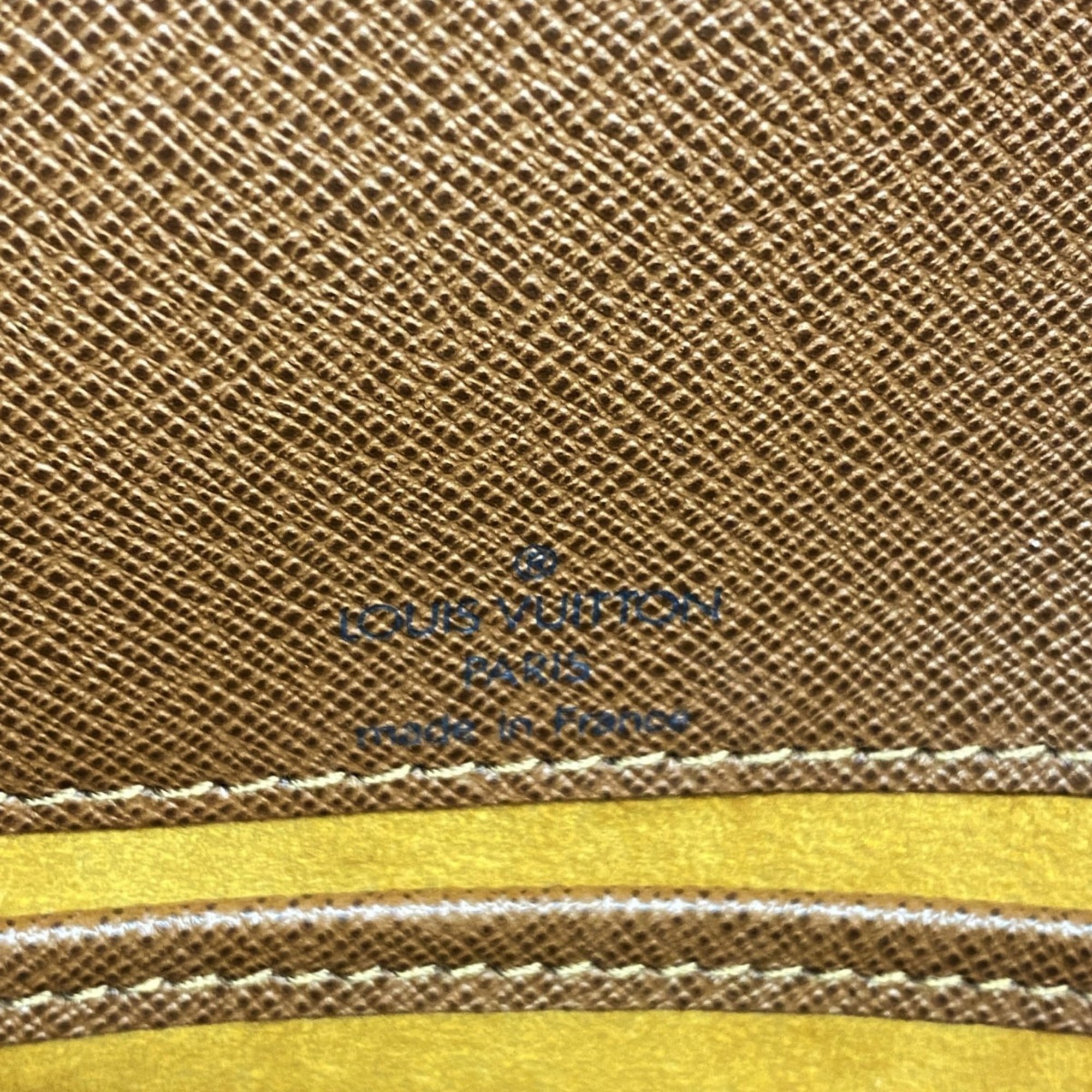 Louis Vuitton Brown Shoulder Bag (Pre-Owned)
