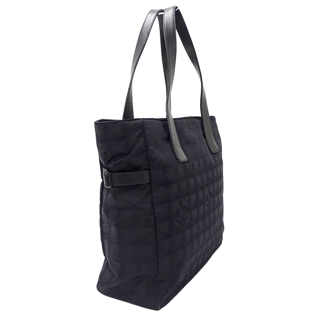 Chanel Black Nylon Shoulder Bag Tote Bag (Pre-Owned)