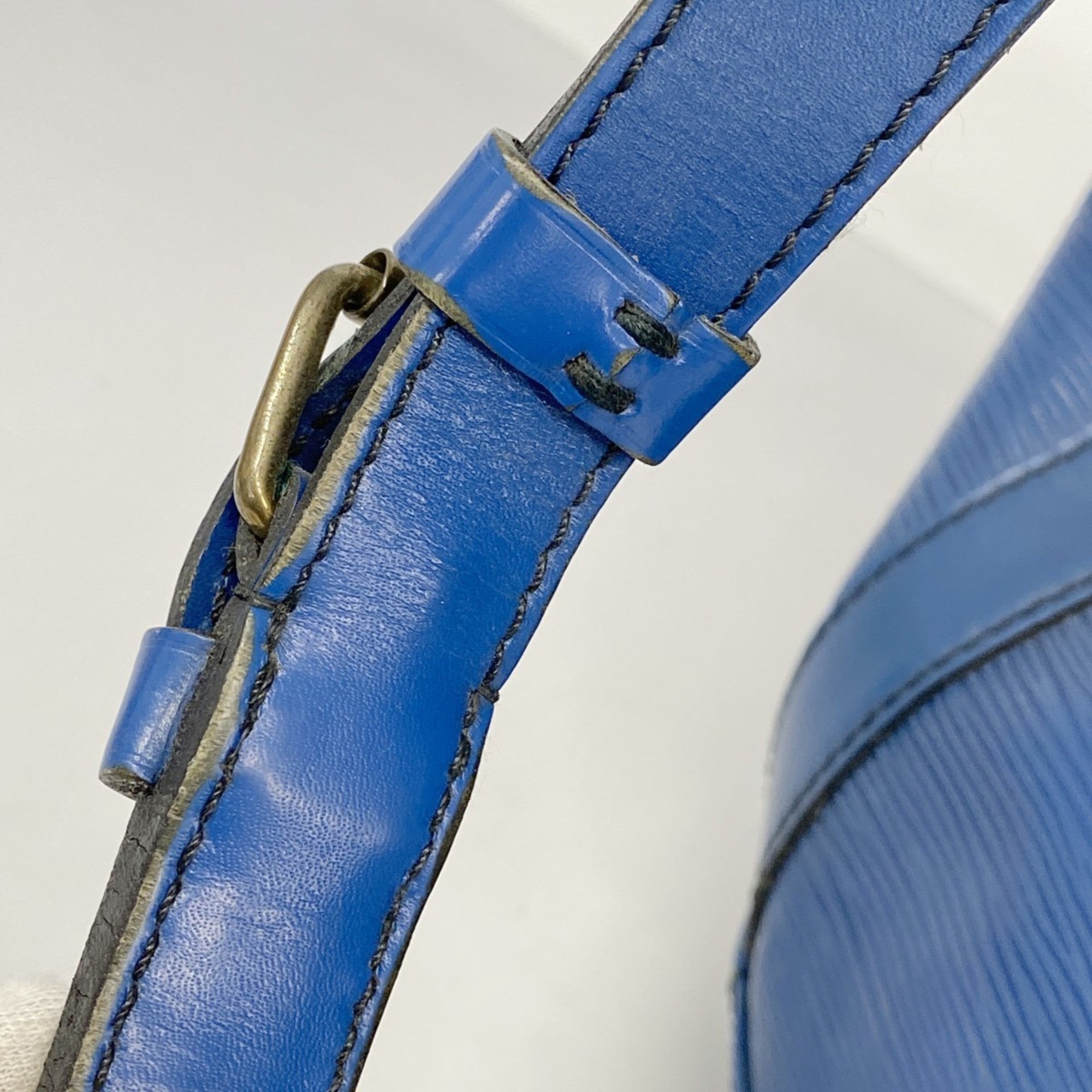 Louis Vuitton Toledo Blue Shoulder Bag (Pre-Owned)