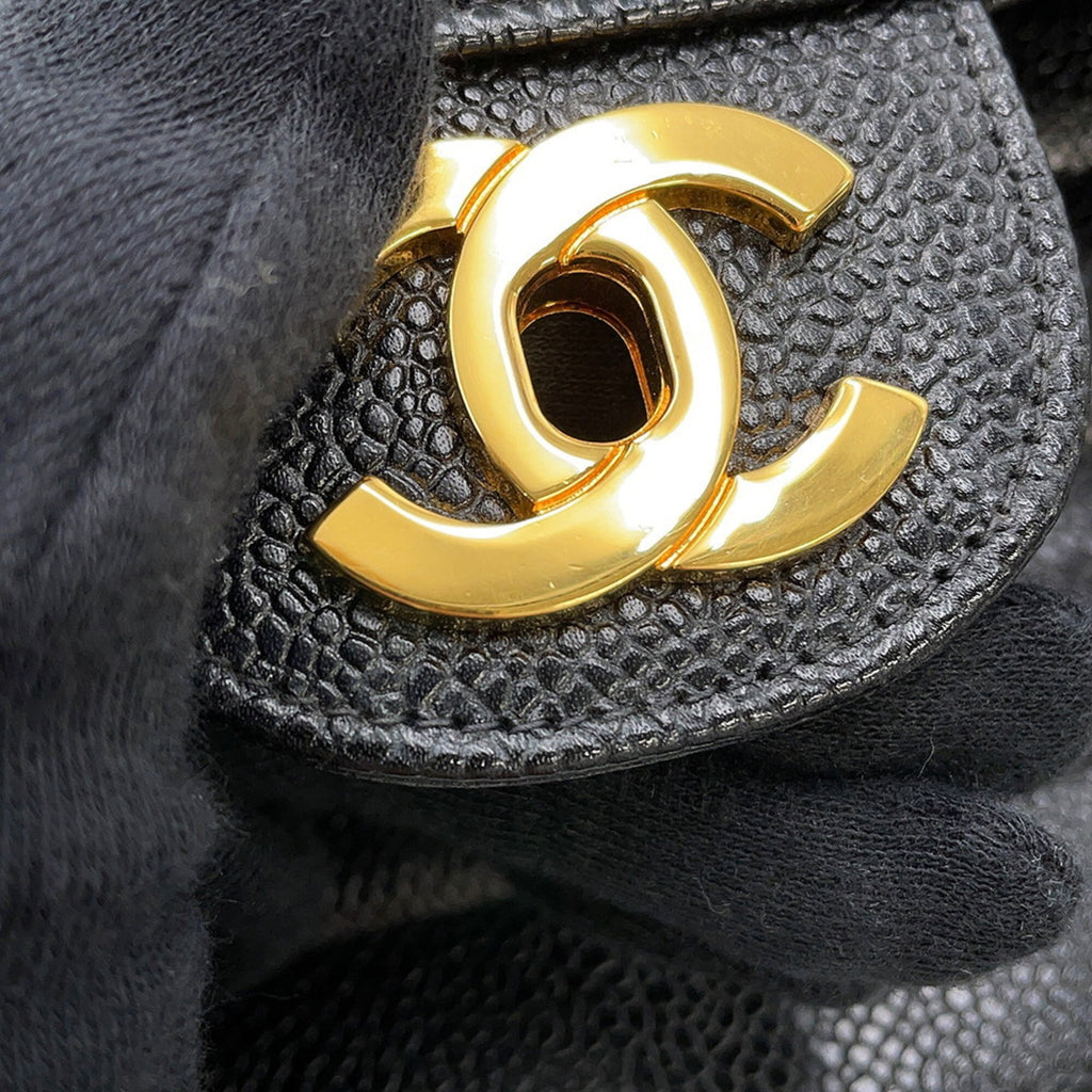 Chanel Black Grained Calfskin Shoulder Bag (Pre-Owned)