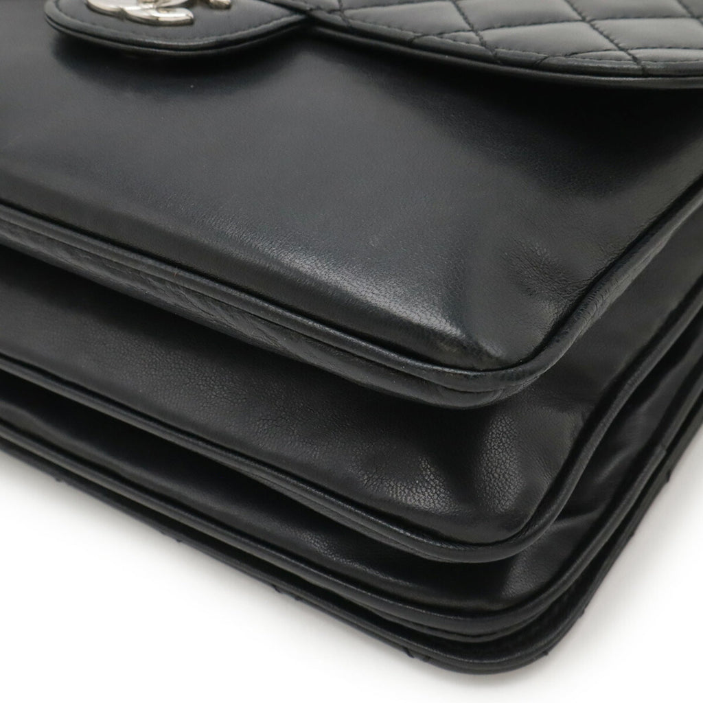 Chanel Matelasse Black Leather Shoulder Bag (Pre-Owned)