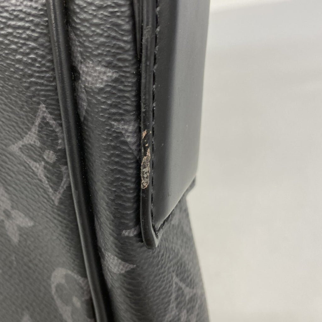 Louis Vuitton Black Shoulder Bag (Pre-Owned)