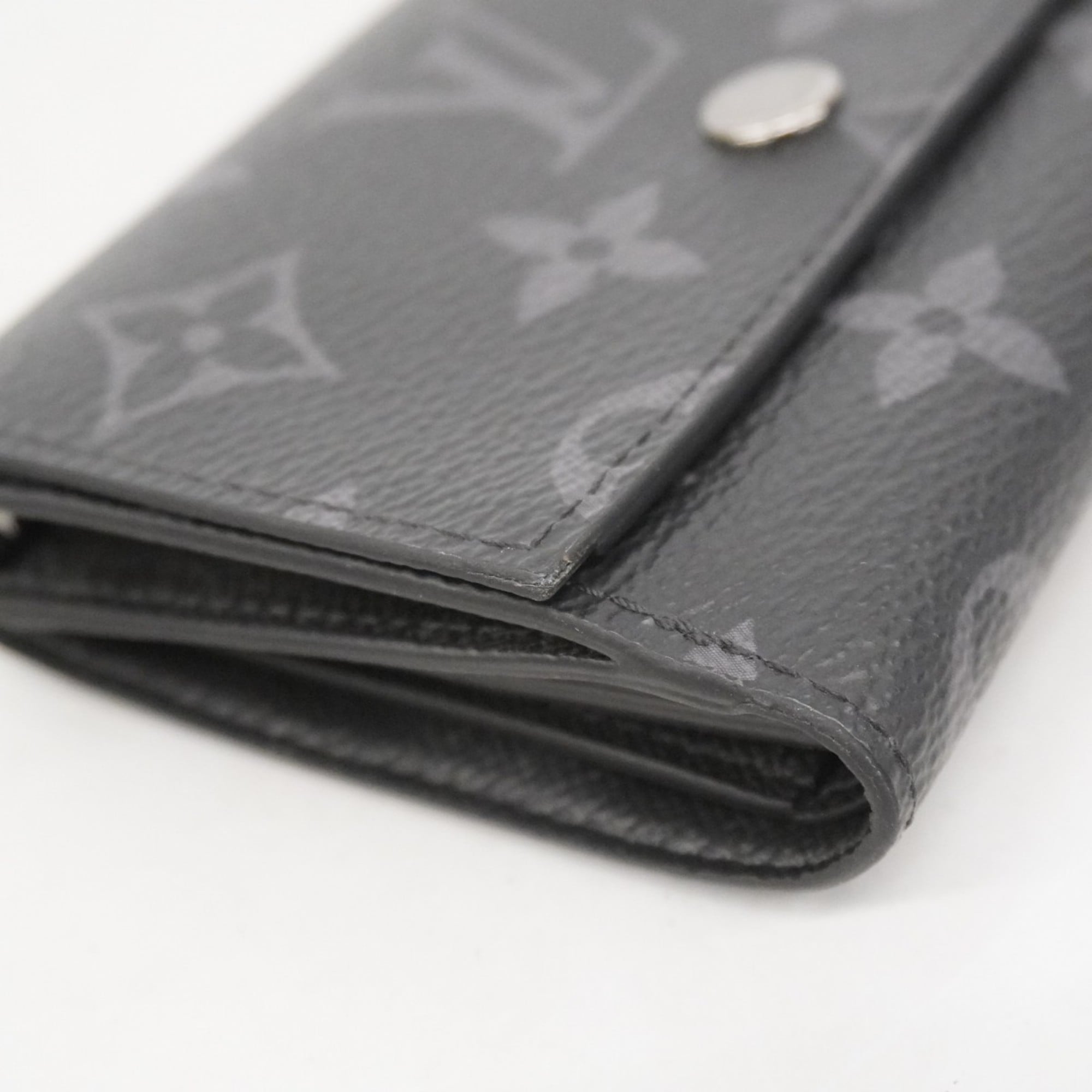 Louis Vuitton Black Wallet (Tri-Fold) (Pre-Owned)