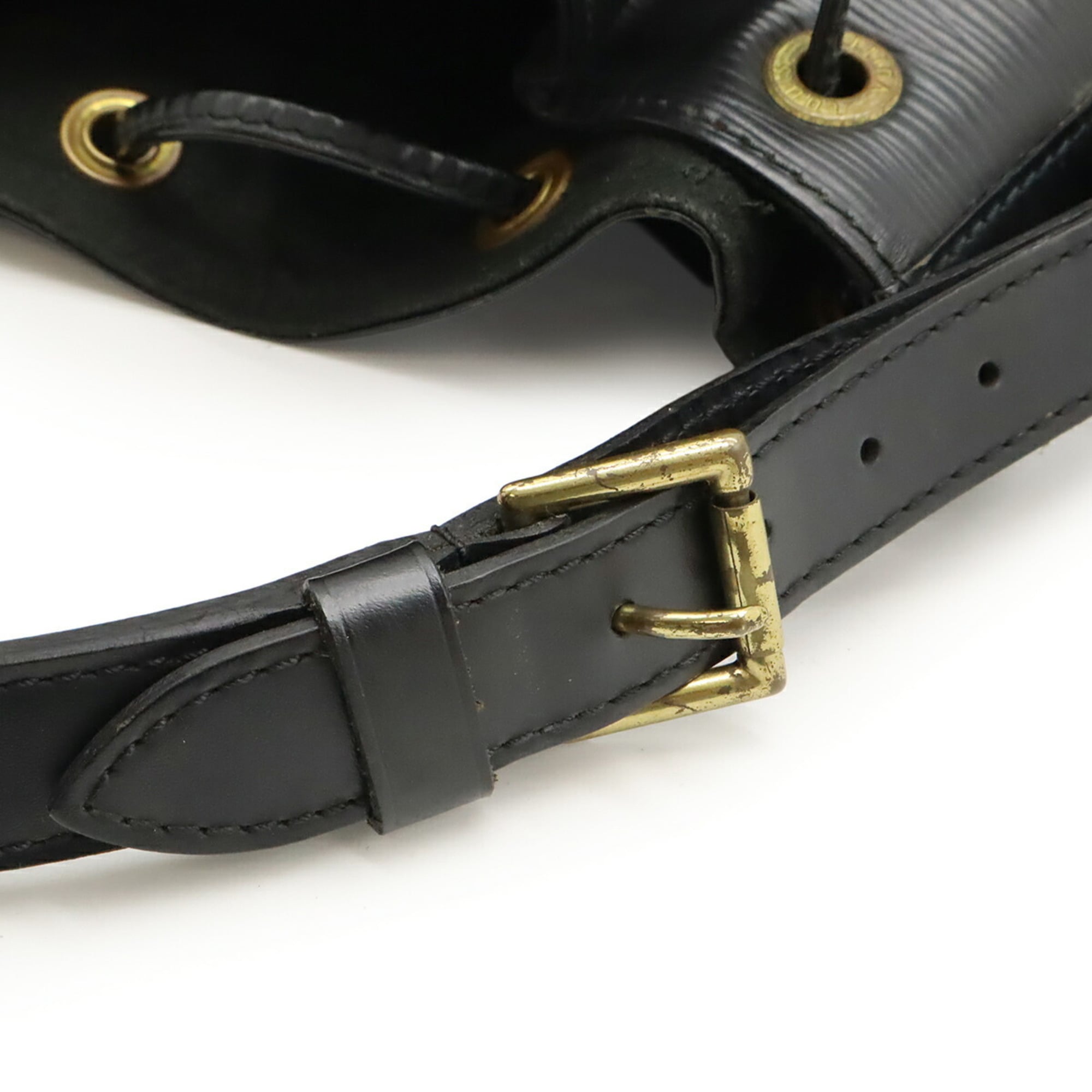 Louis Vuitton Black Noir Epi Leather Shoulder Bag (Pre-Owned)