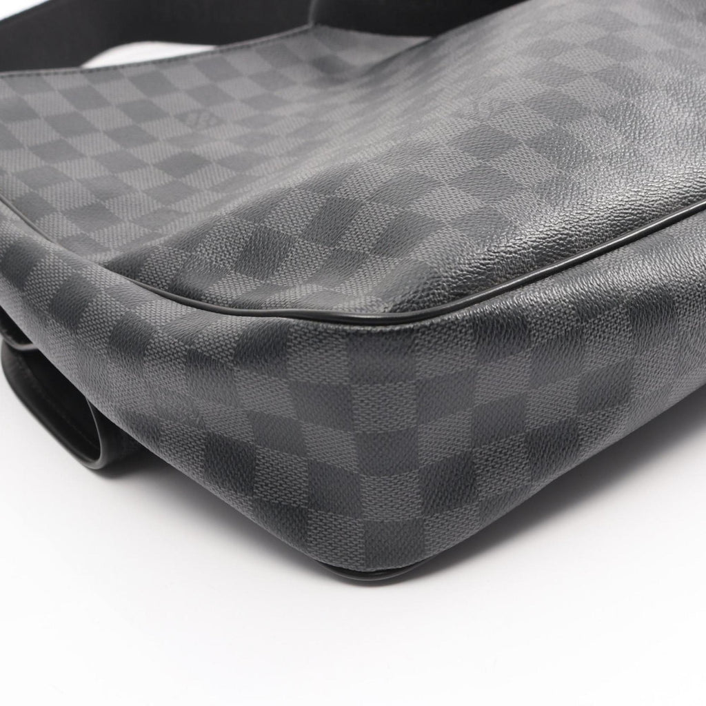 Louis Vuitton Black Damier Graphite Coated Canvas Leather Shoulder Bag (Pre-Owned)