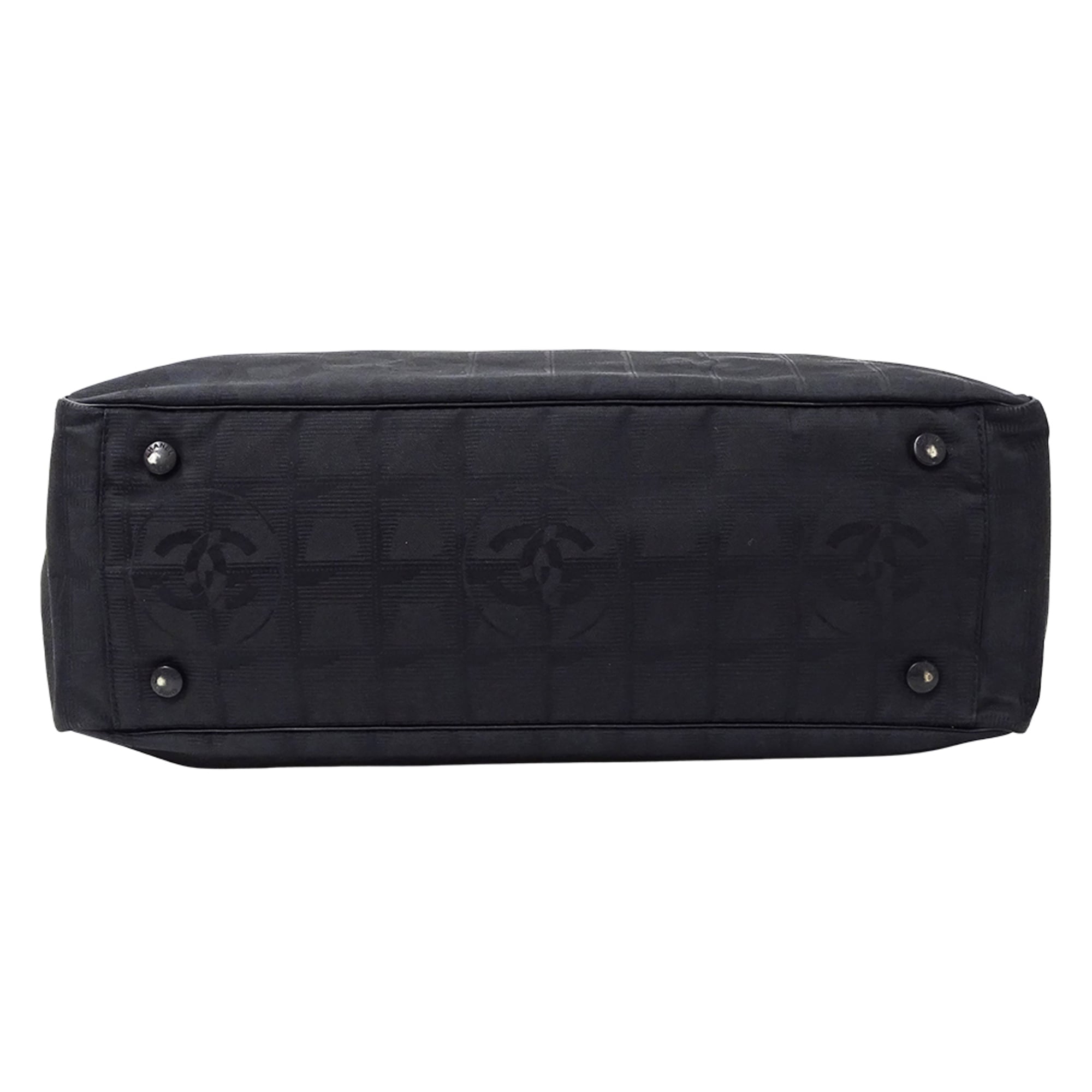 Chanel Black Nylon Shoulder Bag Tote Bag (Pre-Owned)