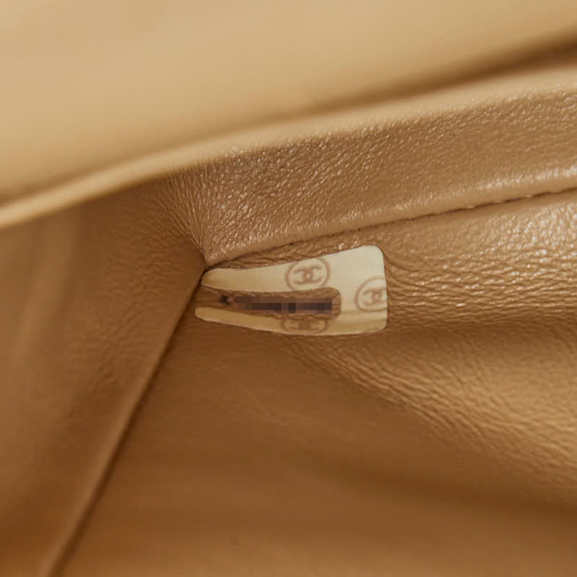Chanel Beige Leather Shoulder Bag (Pre-Owned)
