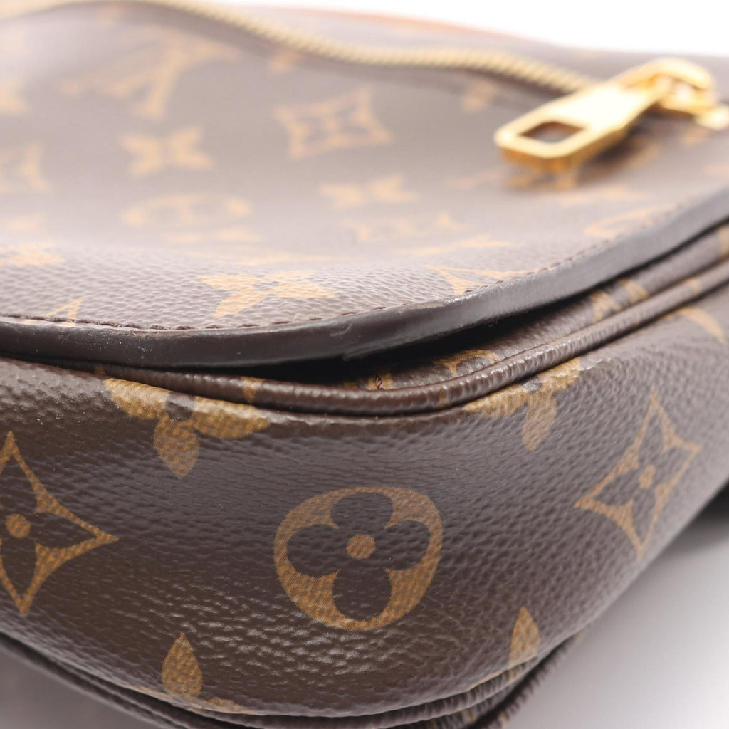 Louis Vuitton Brown Monogram Monogram Leather Handbag Pochette (Pre-Owned)