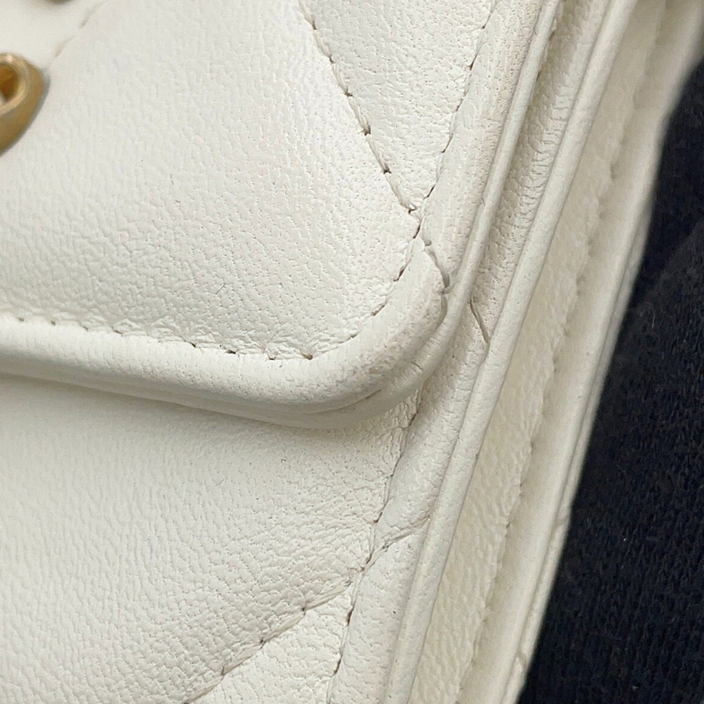 Chanel White Leather Chain/Shoulder Wallet (Pre-Owned)