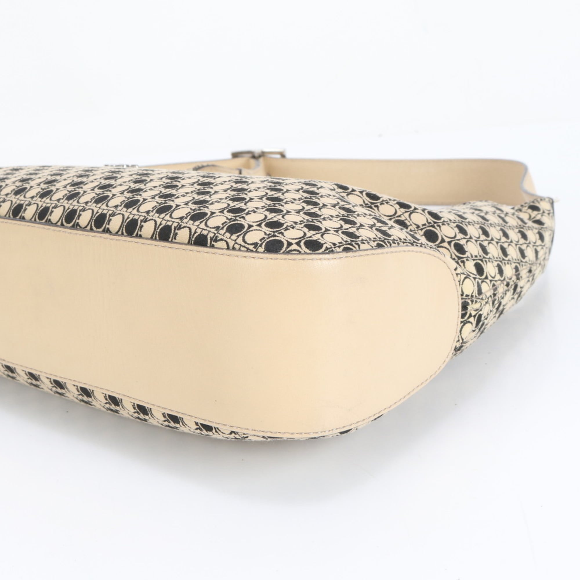 Salvatore Ferragamo Beige Black Leather Canvas Shoulder Bag (Pre-Owned)