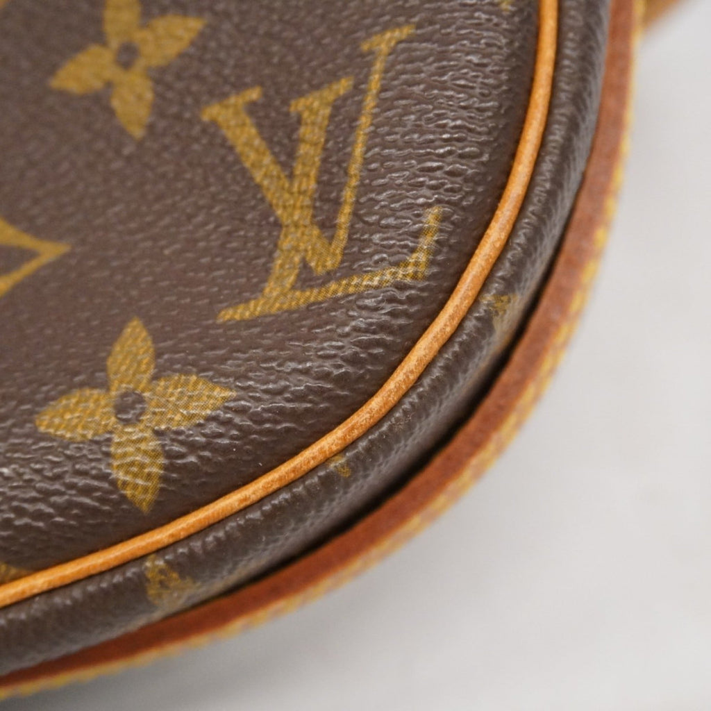 Louis Vuitton Brown Shoulder Bag (Pre-Owned)