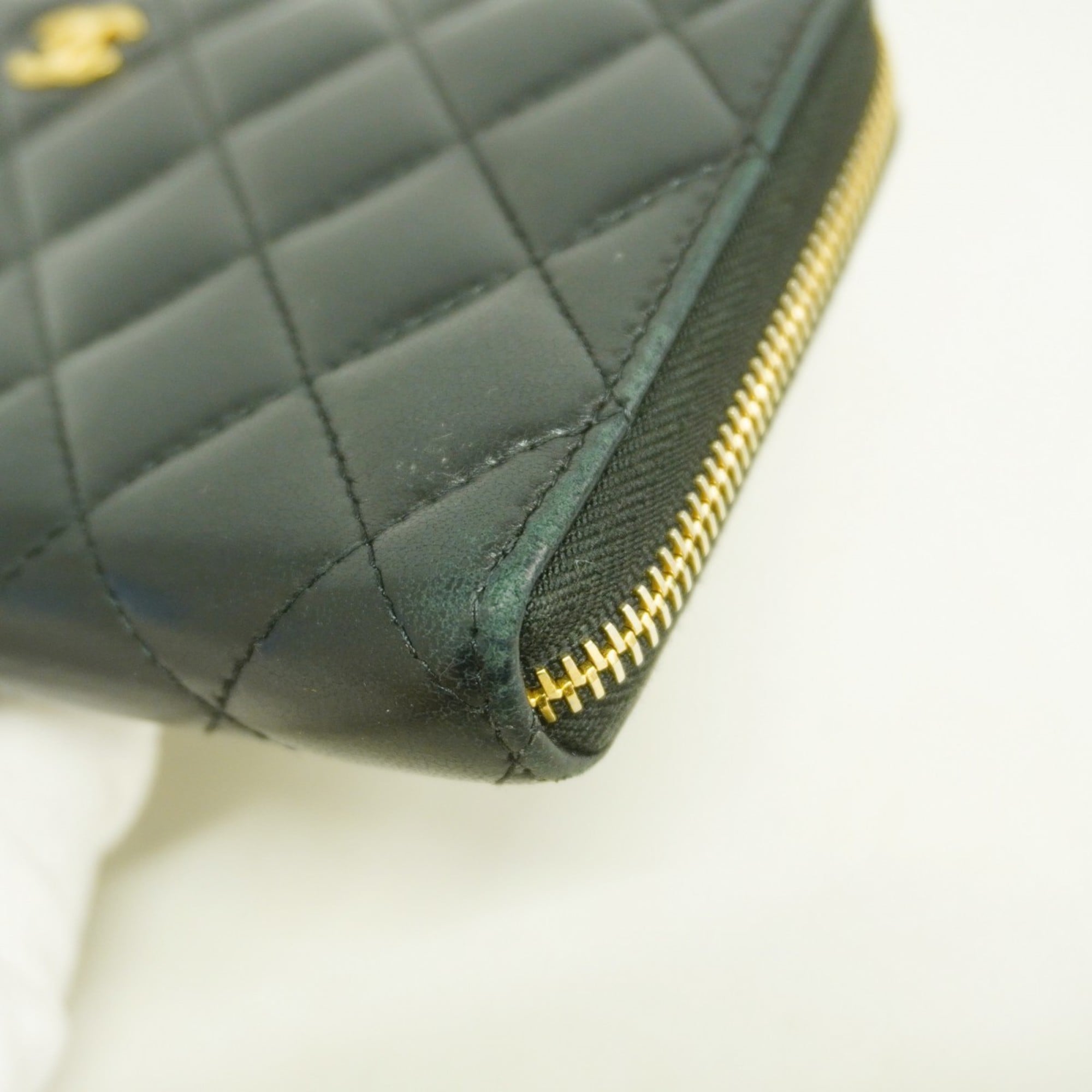 Chanel Black Leather Long Wallet (Bi-Fold) (Pre-Owned)