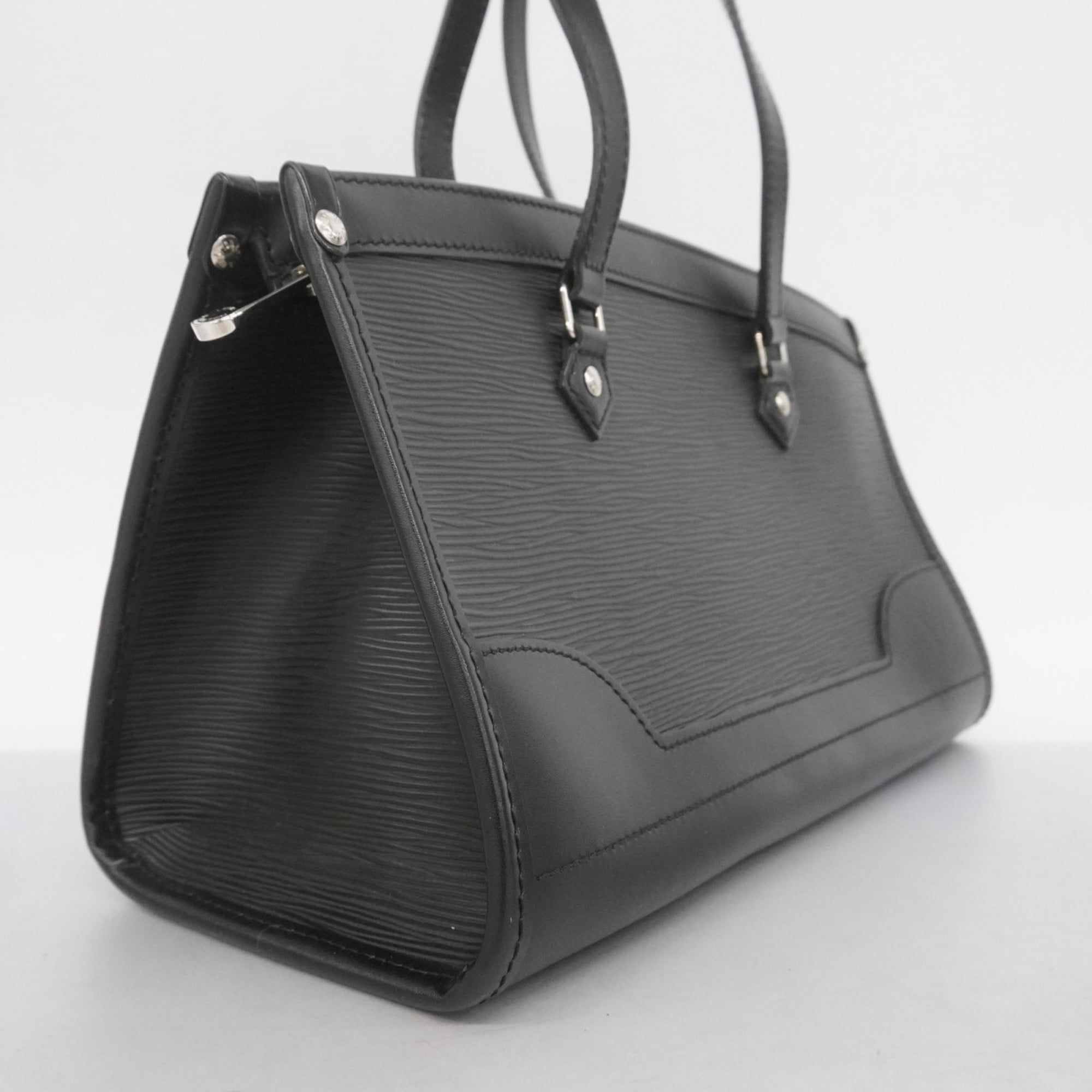 Louis Vuitton Noir Handbag (Pre-Owned)