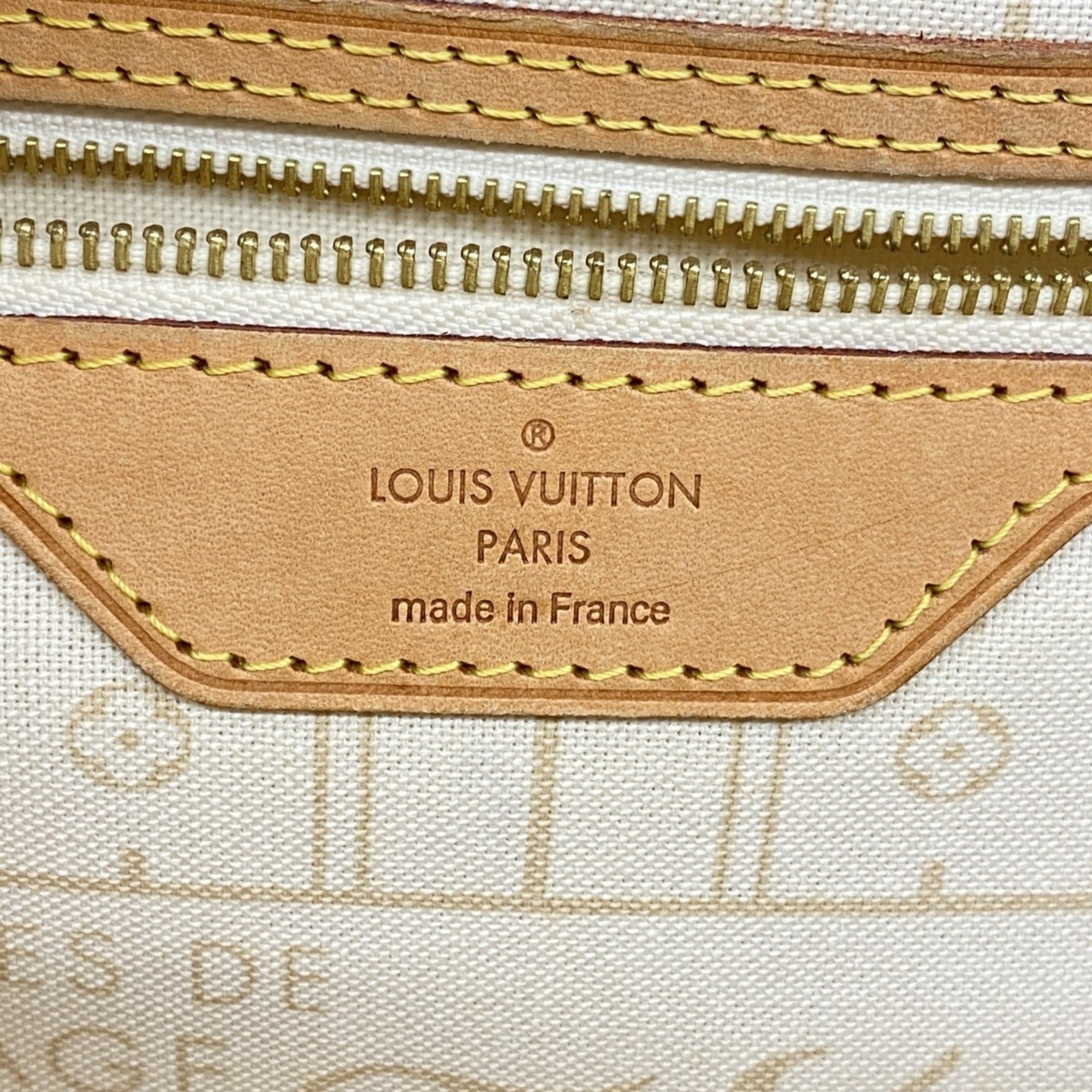 Louis Vuitton White Tote Bag (Pre-Owned)