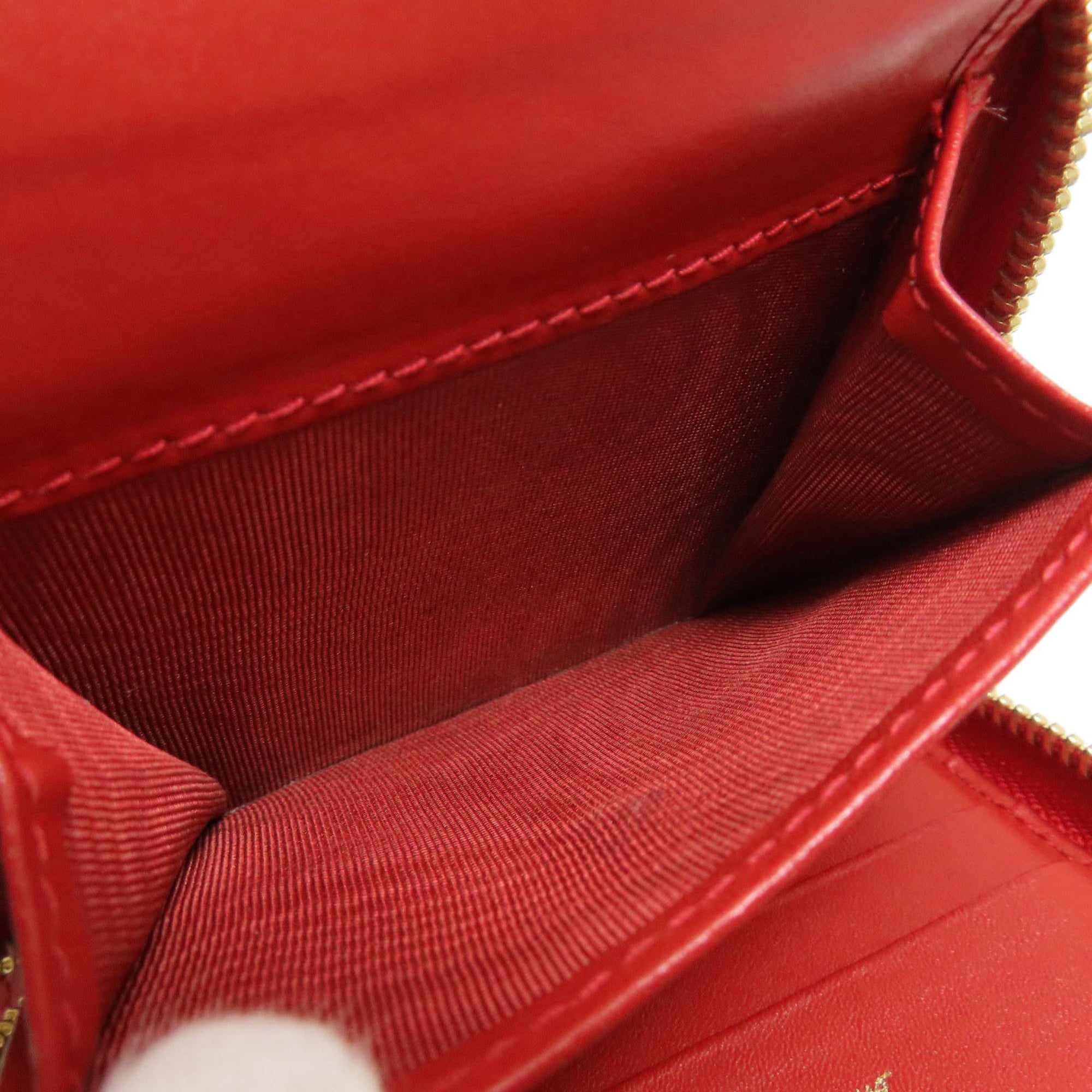 Salvatore Ferragamo Red Color Leather Wallet (Bi-Fold) (Pre-Owned)