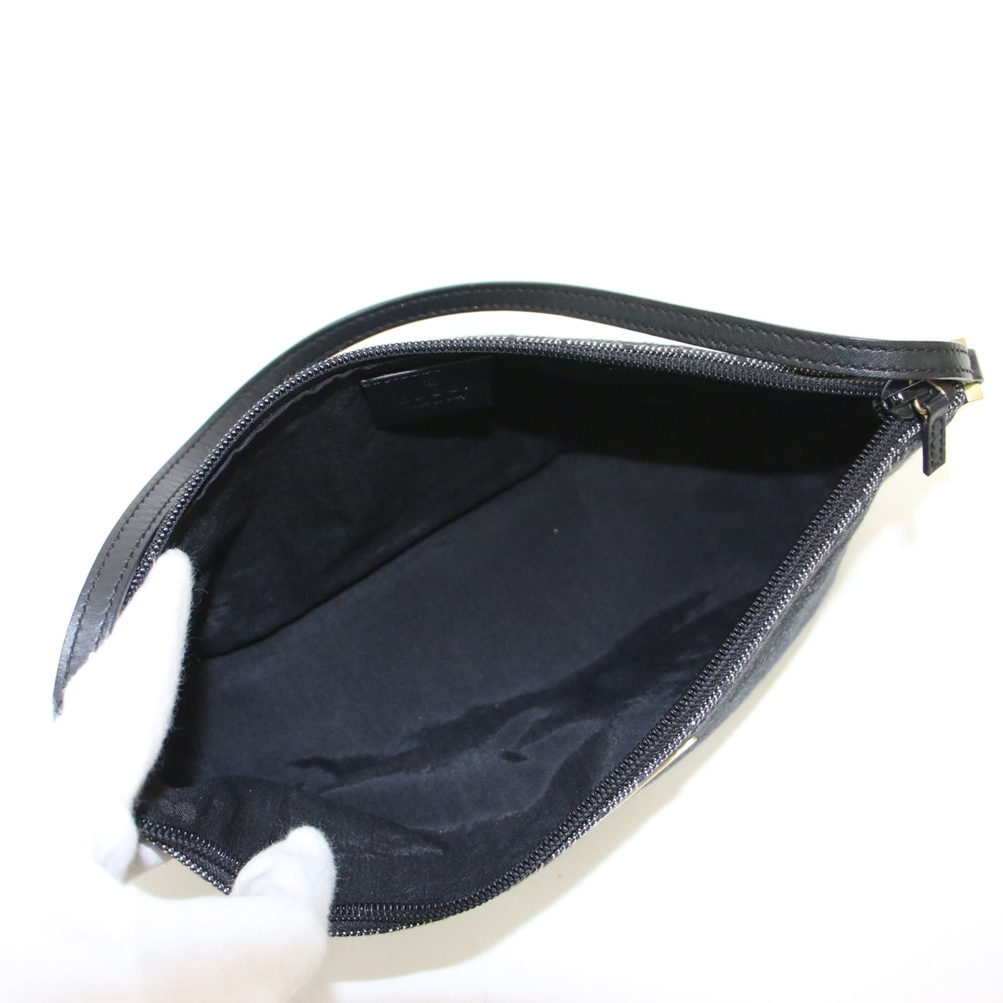 Gucci Black Gg Canvas Handbag (Pre-Owned)