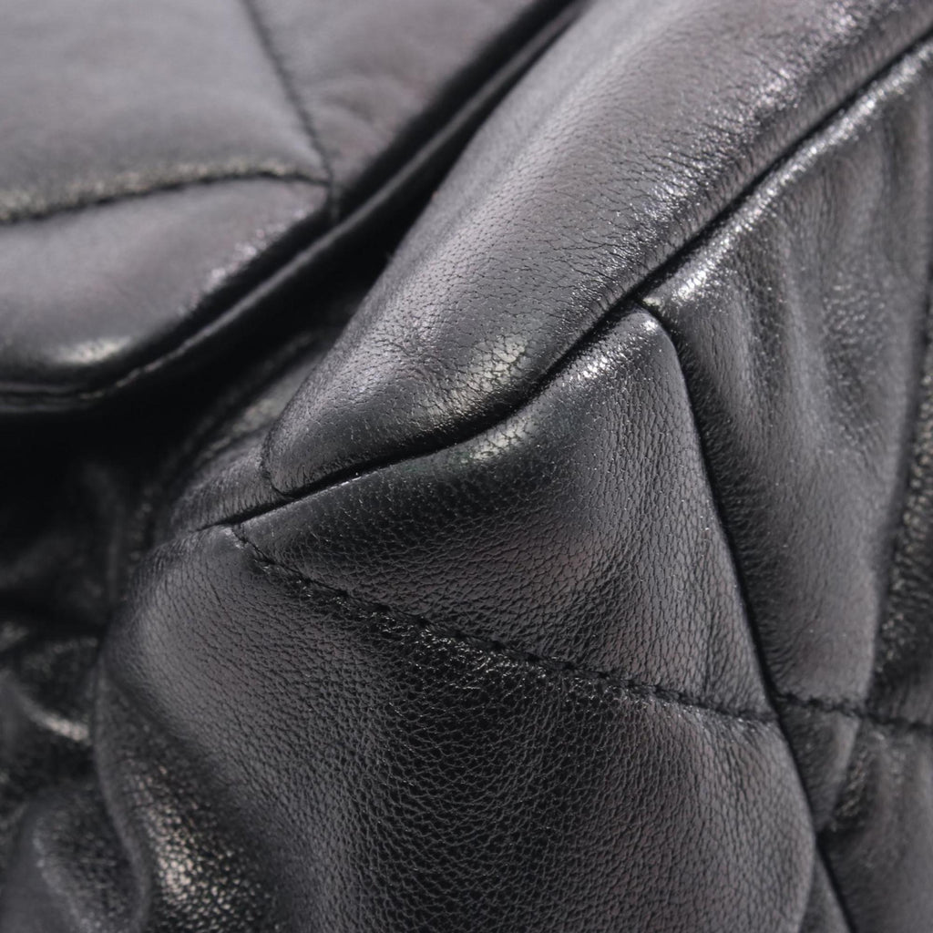 Chanel Black Leather Shoulder Bag (Pre-Owned)