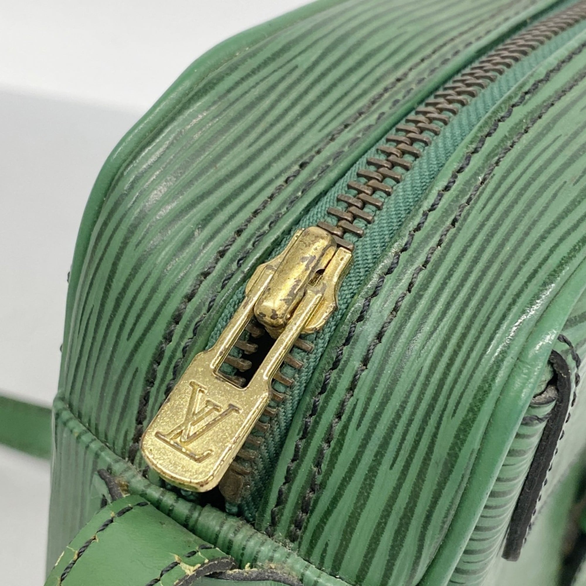 Louis Vuitton Borneo Green Shoulder Bag (Pre-Owned)