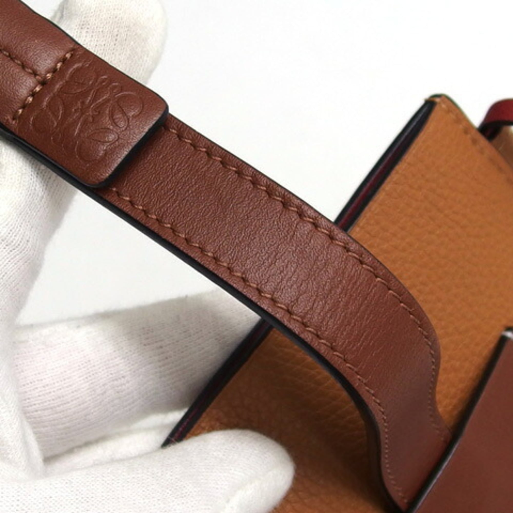Loewe Brown Camel Leather Pochette Shoulder Bag (Pre-Owned)