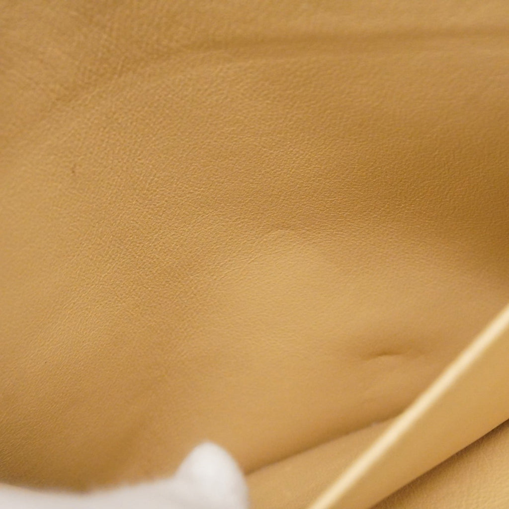 Chanel Beige Leather Shoulder Bag (Pre-Owned)