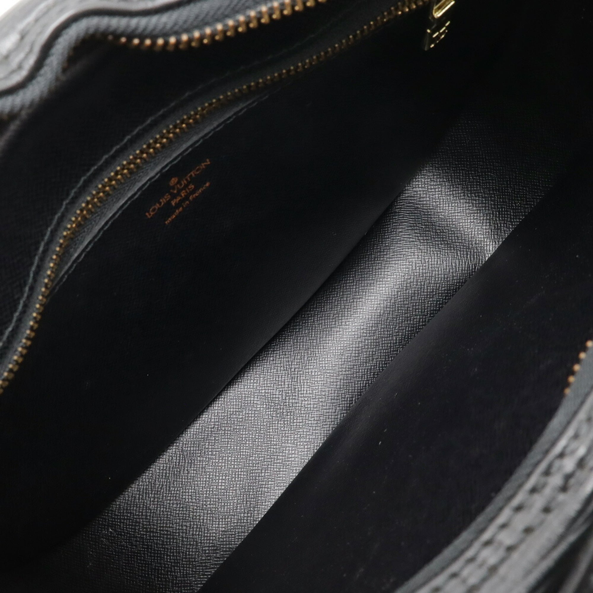 Louis Vuitton Black Noir Epi Leather Pochette Shoulder Bag (Pre-Owned)