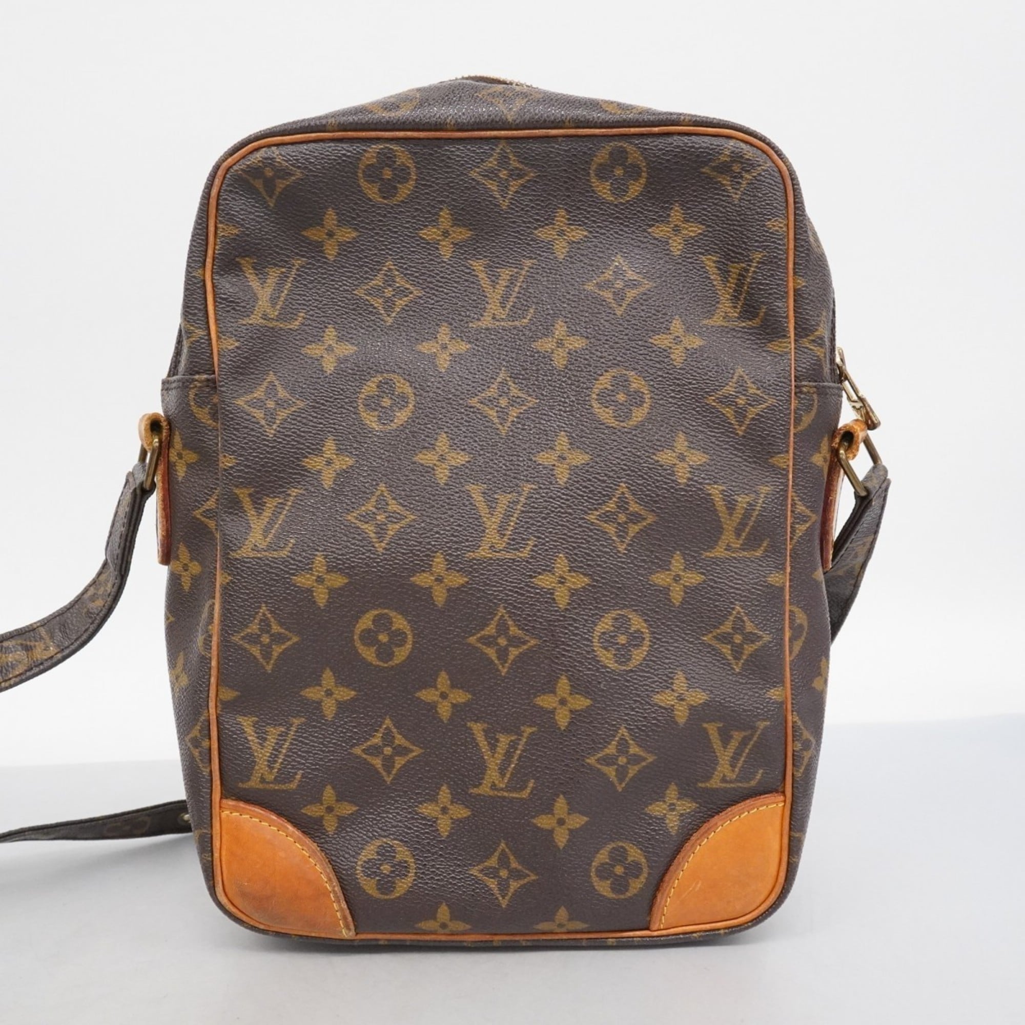 Louis Vuitton Brown Shoulder Bag (Pre-Owned)