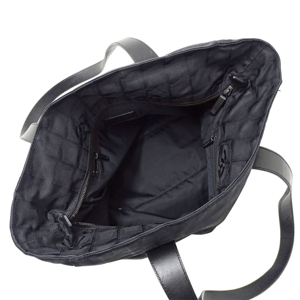 Chanel Black Nylon Shoulder Bag Tote Bag (Pre-Owned)